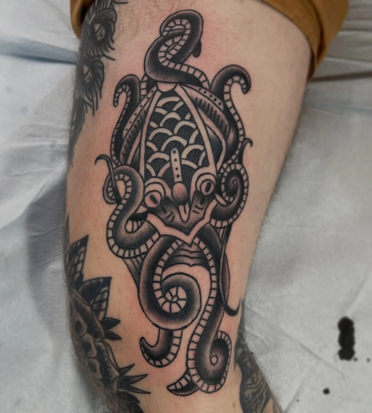 @tiptoptattoocincy x @dreperalestattoo #tiptoptattoocincy #tattoo #traditionaltattoos #tattooflash #ohio #cincinnati #cincy #overtherhine #overtherhinecincinnati #dreperalestattooclub #boldwillhold