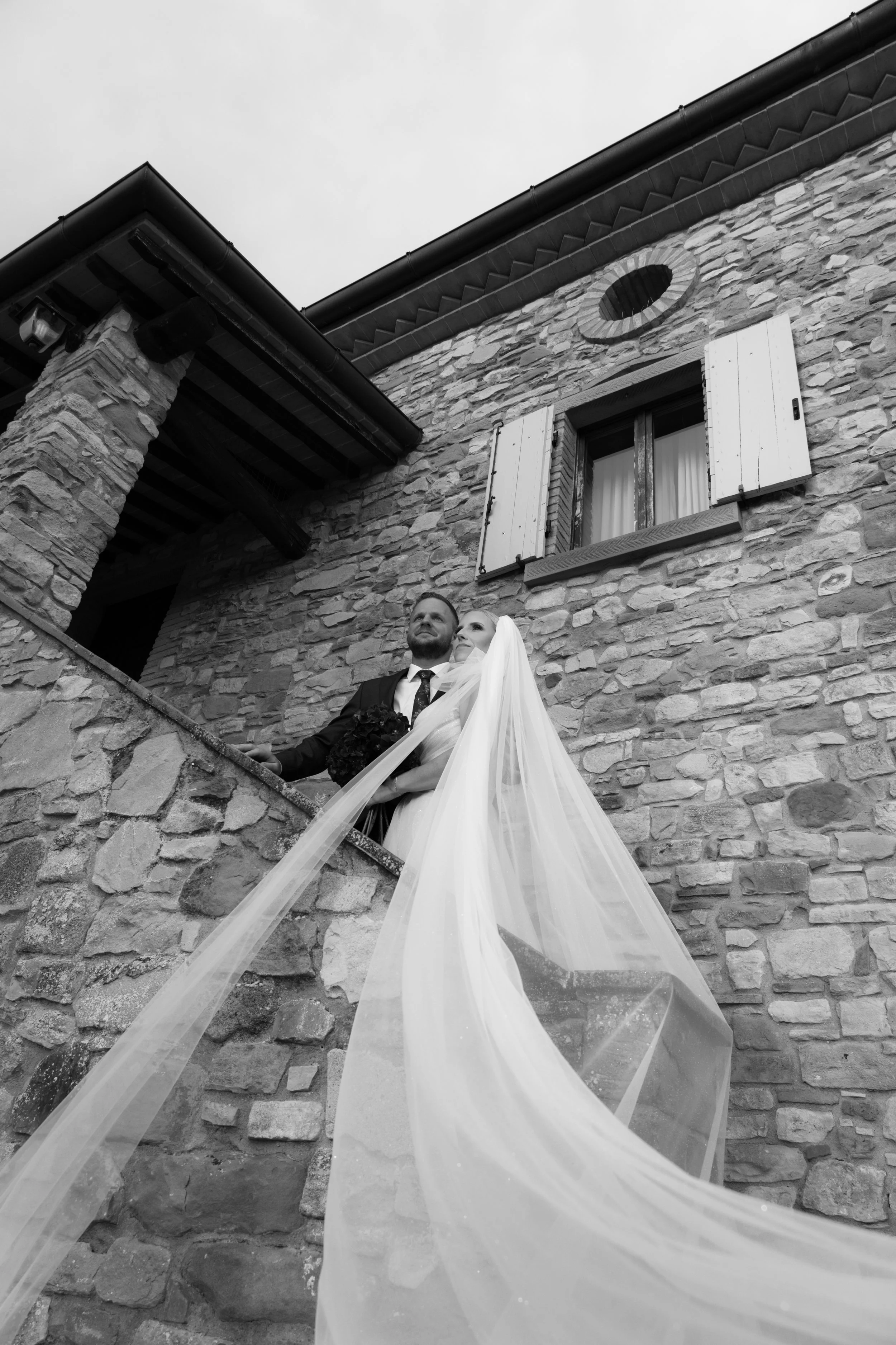 Moody editorial wedding in Umbria Italy