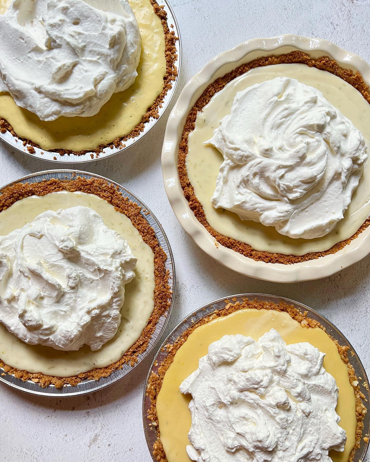 Key lime pie!! I recently tested four popular recipes and wrote about them for @thekitchn. Not a bad one in the bunch, but two really stood out. I posted the link up in my stories if you wanna read about them. #ilovemyjob #keylimepie #recipeshowdown 