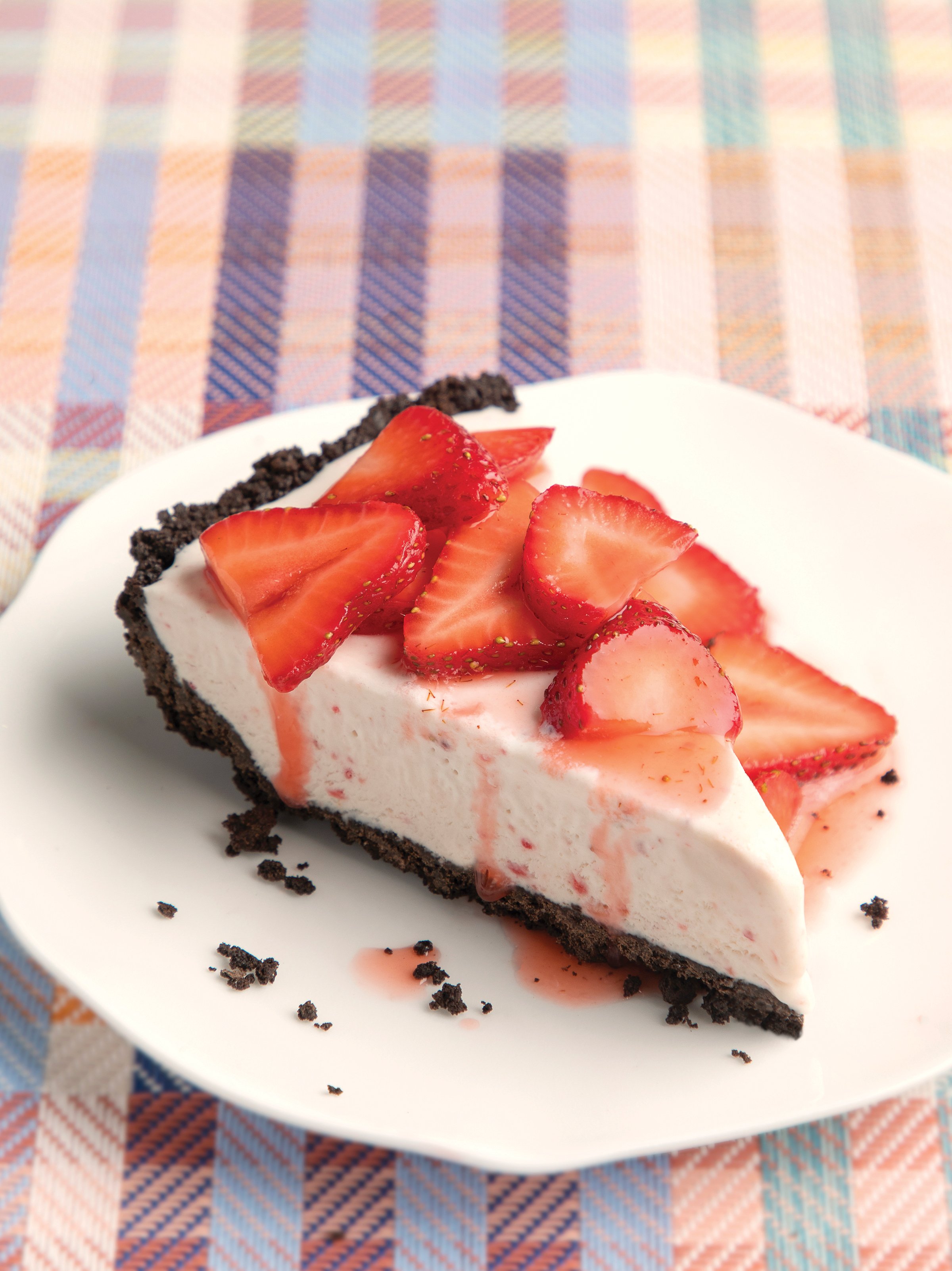 No-Churn Stawberry Ice Cream Pie.jpg