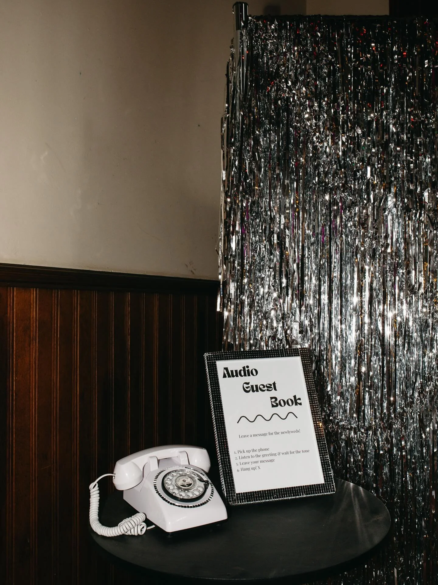 The audio guest book is always a hit! 💫 Couples &amp; guests love it! I have a great time editing and sending it over the day after the wedding! 🪩 ☎️

Photo by @charlotte_kinsella