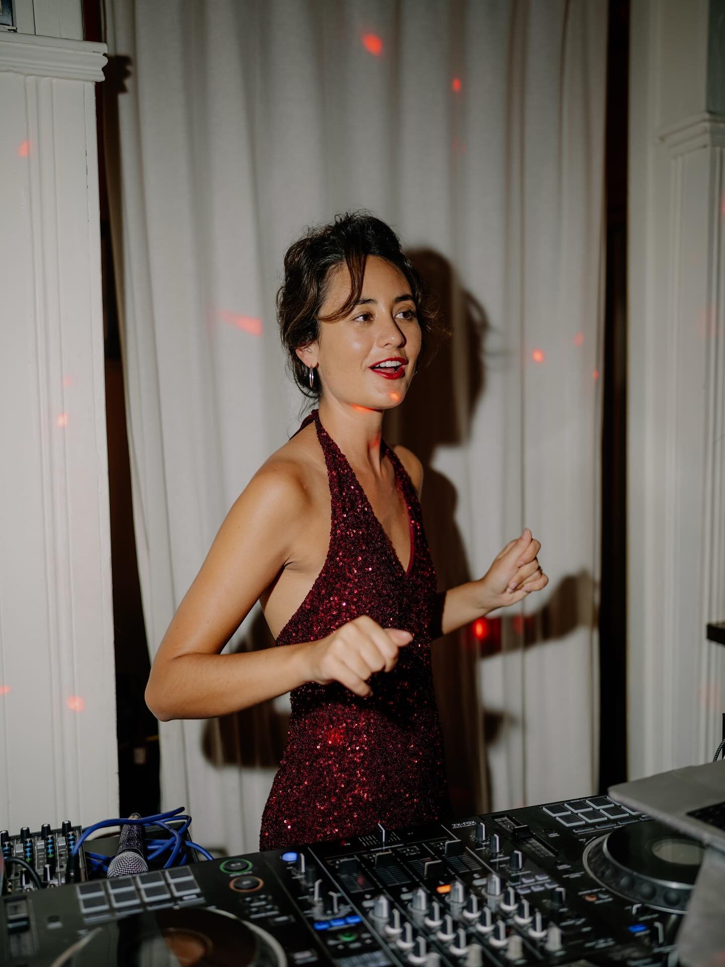 ❤️ out of office ❤️ thank you to every single person who has danced with us this summer and still so many to come ✨ @tamboi__ &amp; @mimmmblack will be holding down the dance floor with two gorgeous weddings this weekend 💃🏻 see you 2 weeks x