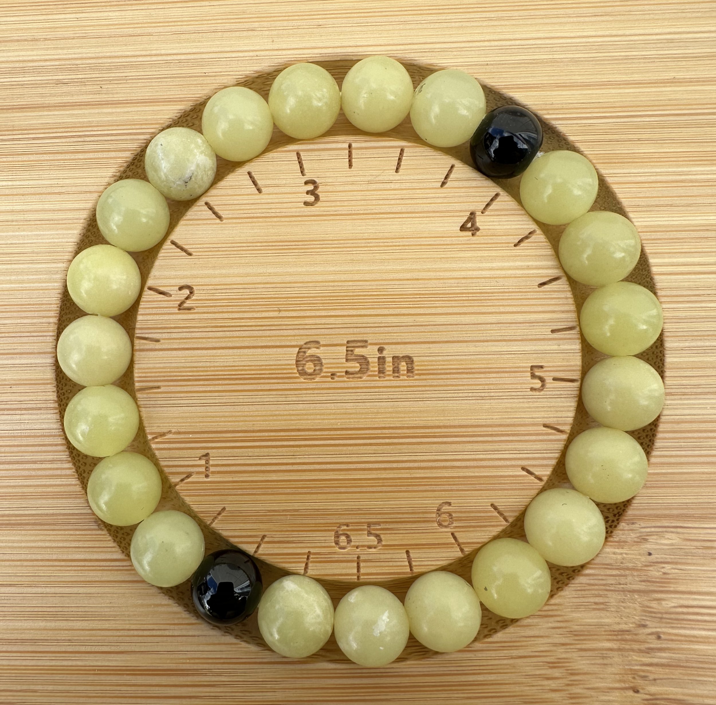 dyed quartz_onyx beaded bracelet3.jpeg