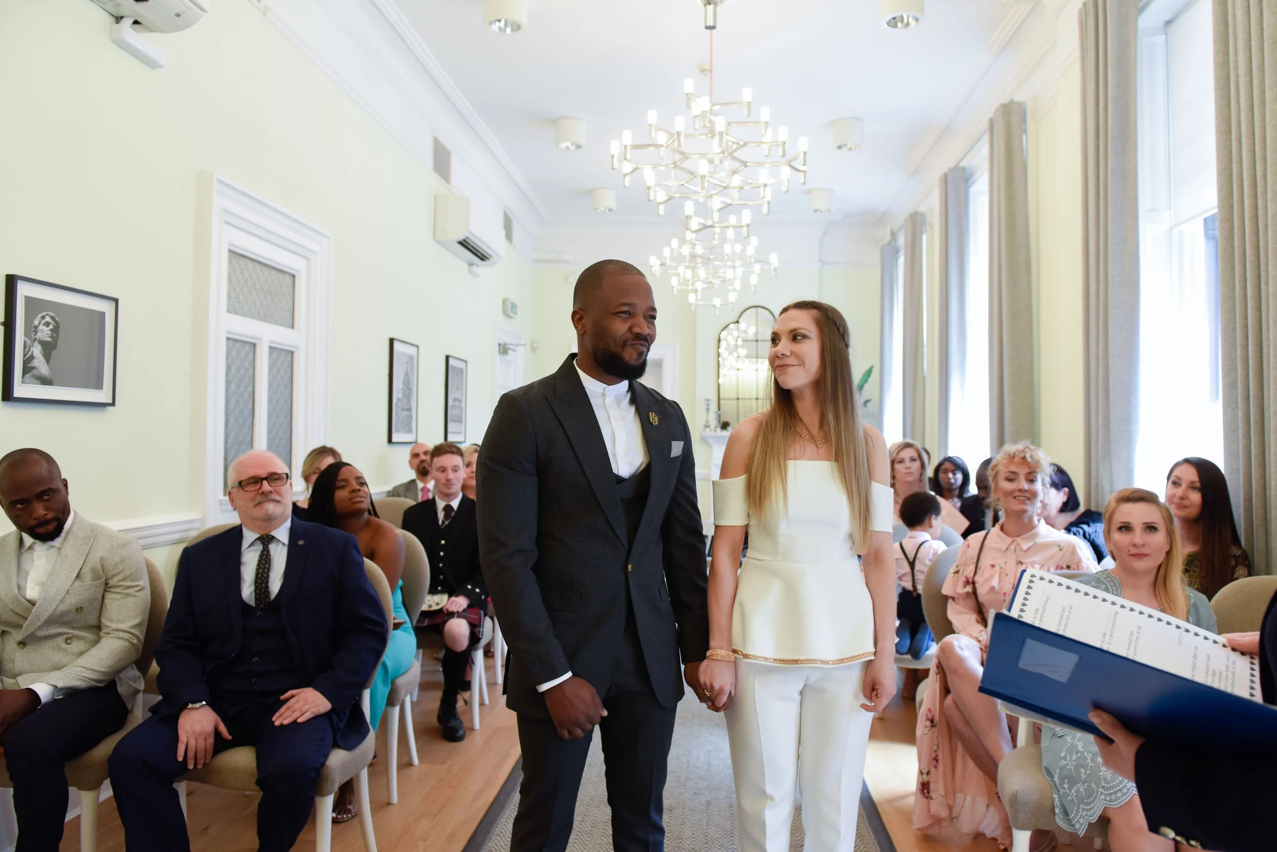 Glasgow City Registry Office centre wedding photography-1.jpg