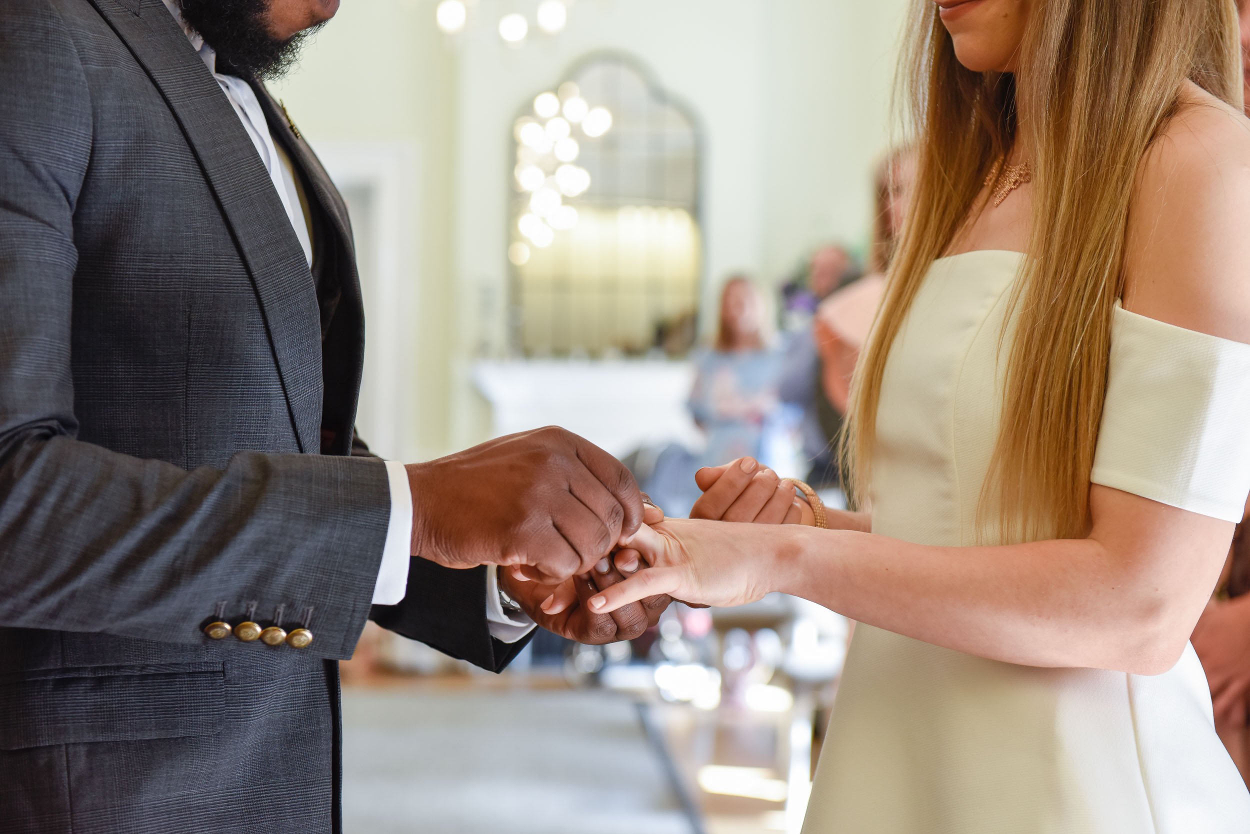 Glasgow City Registry Office centre wedding photography-3.jpg