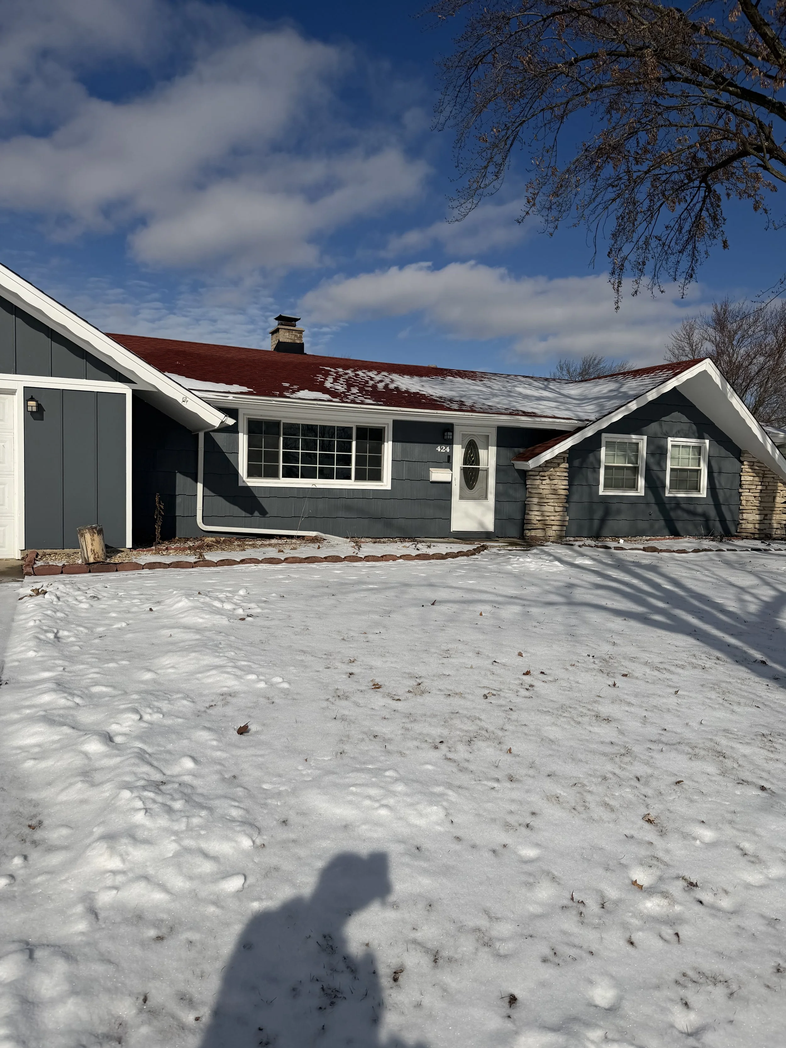Flooring Replacement Inspection – Schaumburg, IL
Flooring project was paused until suspect materials could be tested.
