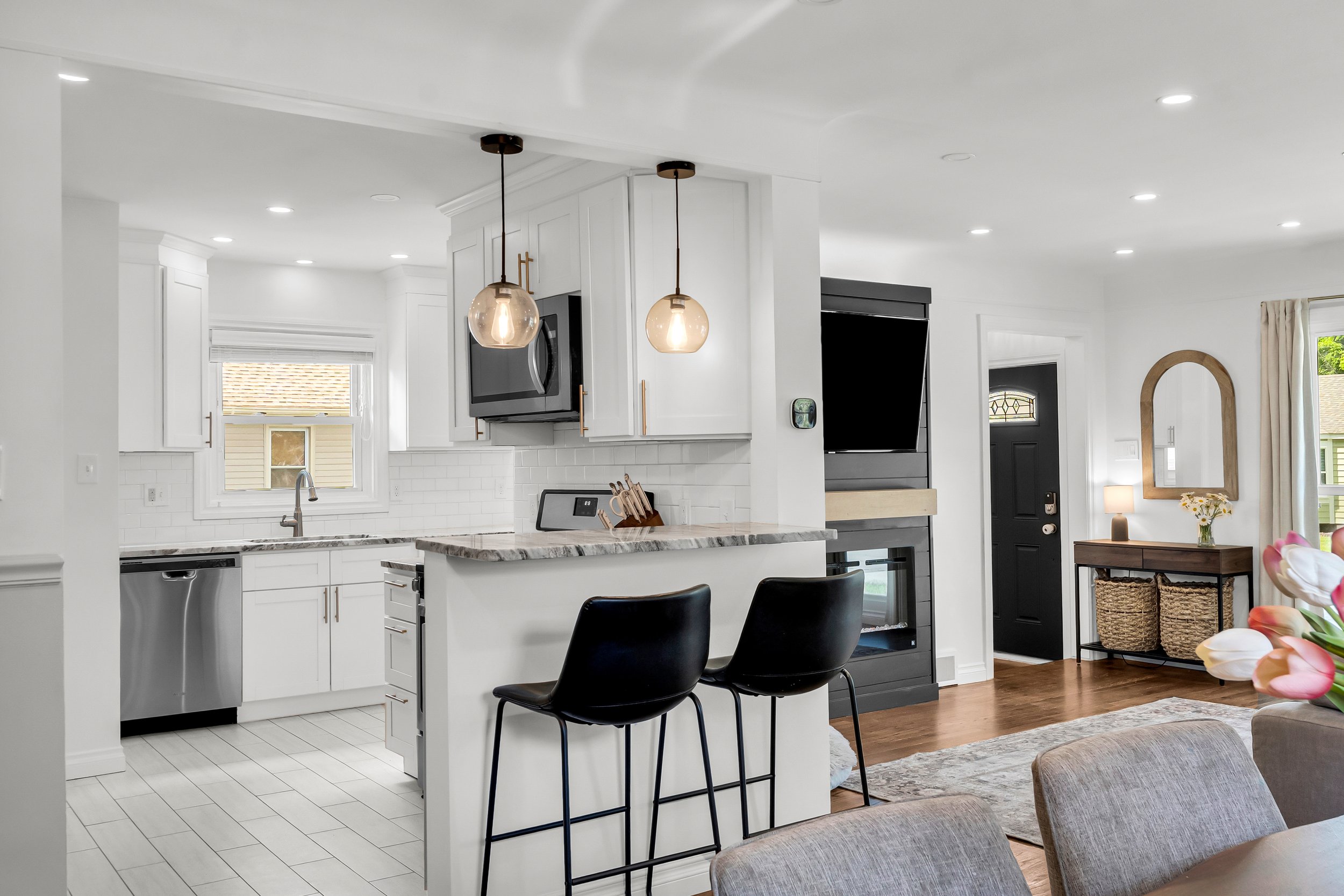 14-1511 S Wilson Ave-14.jpg