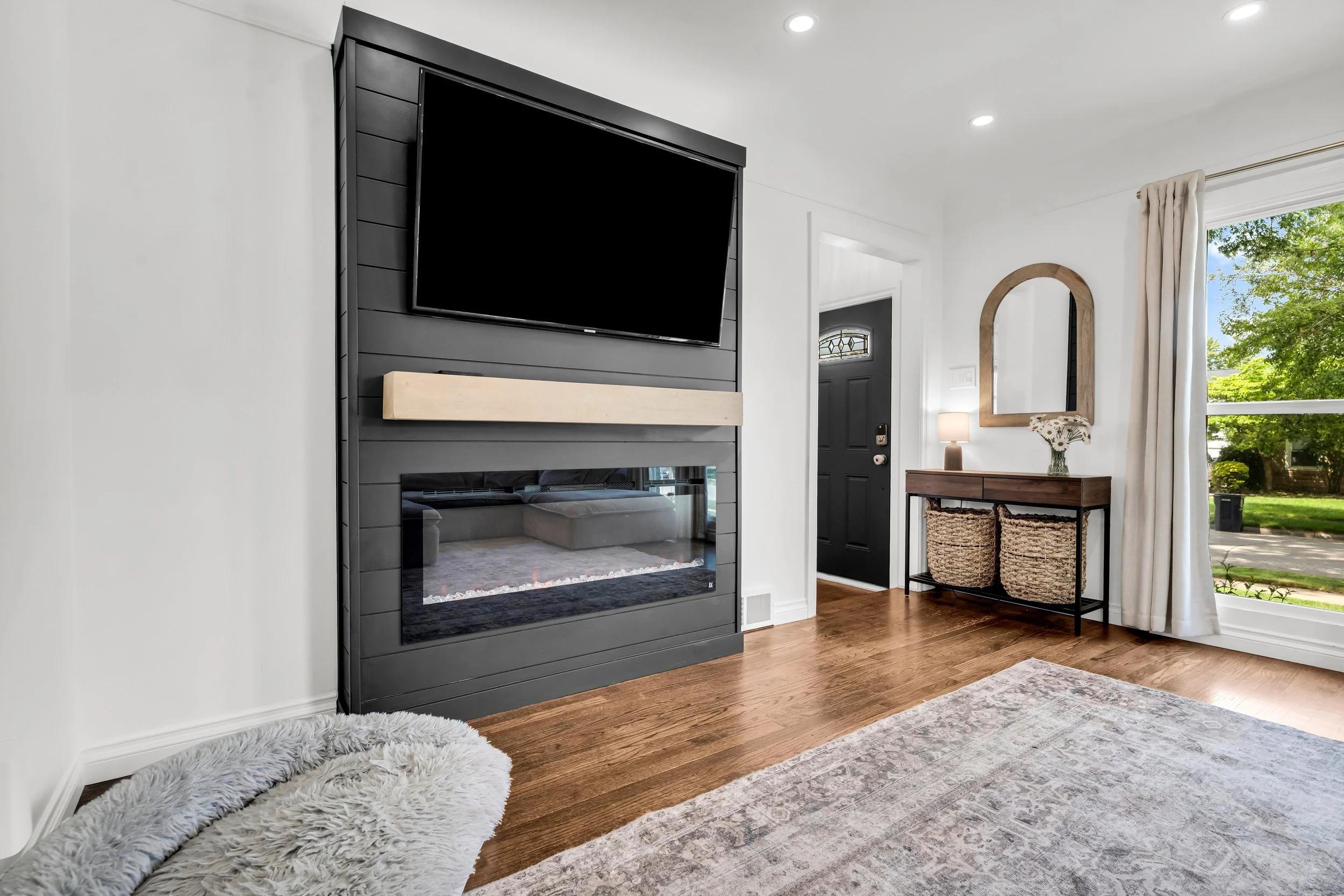 08-1511 S Wilson Ave-8.jpg