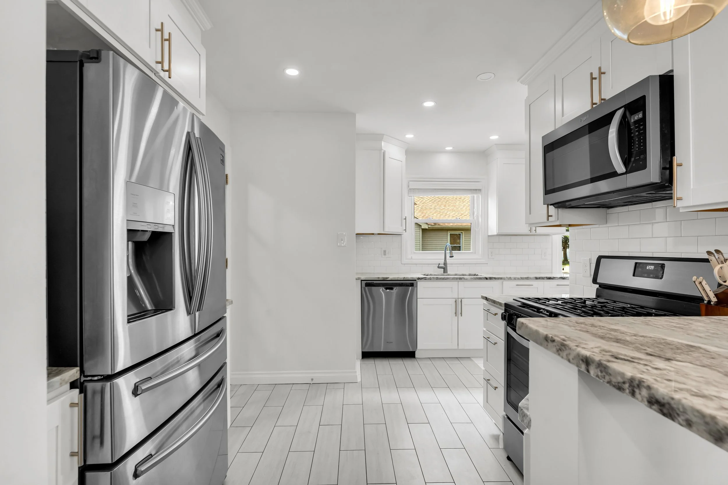 10-1511 S Wilson Ave-10.jpg