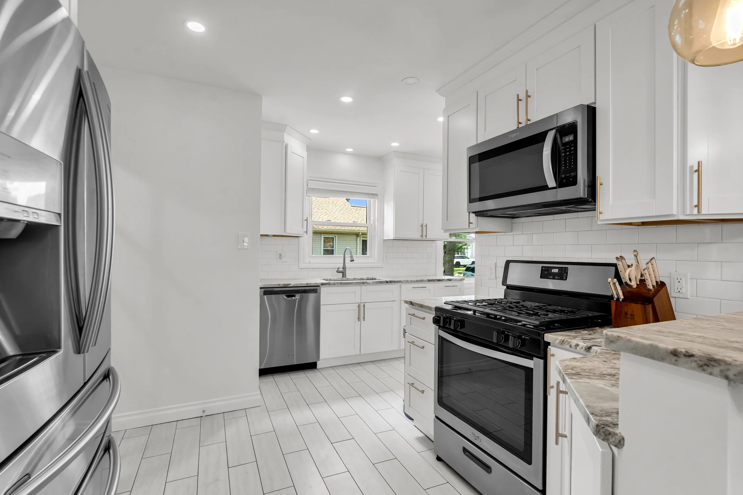 09-1511 S Wilson Ave-9.jpg