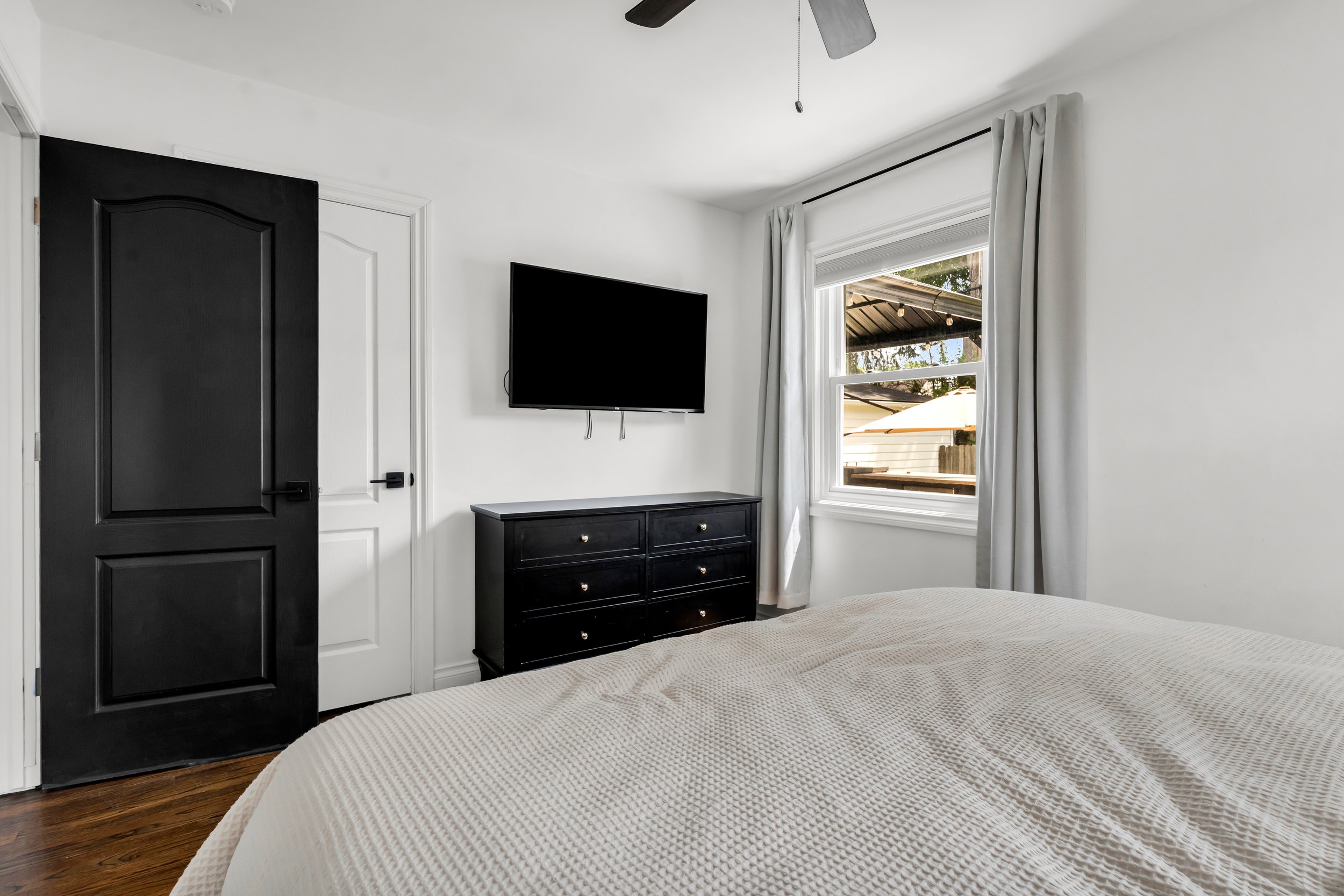 20-1511 S Wilson Ave-20.jpg