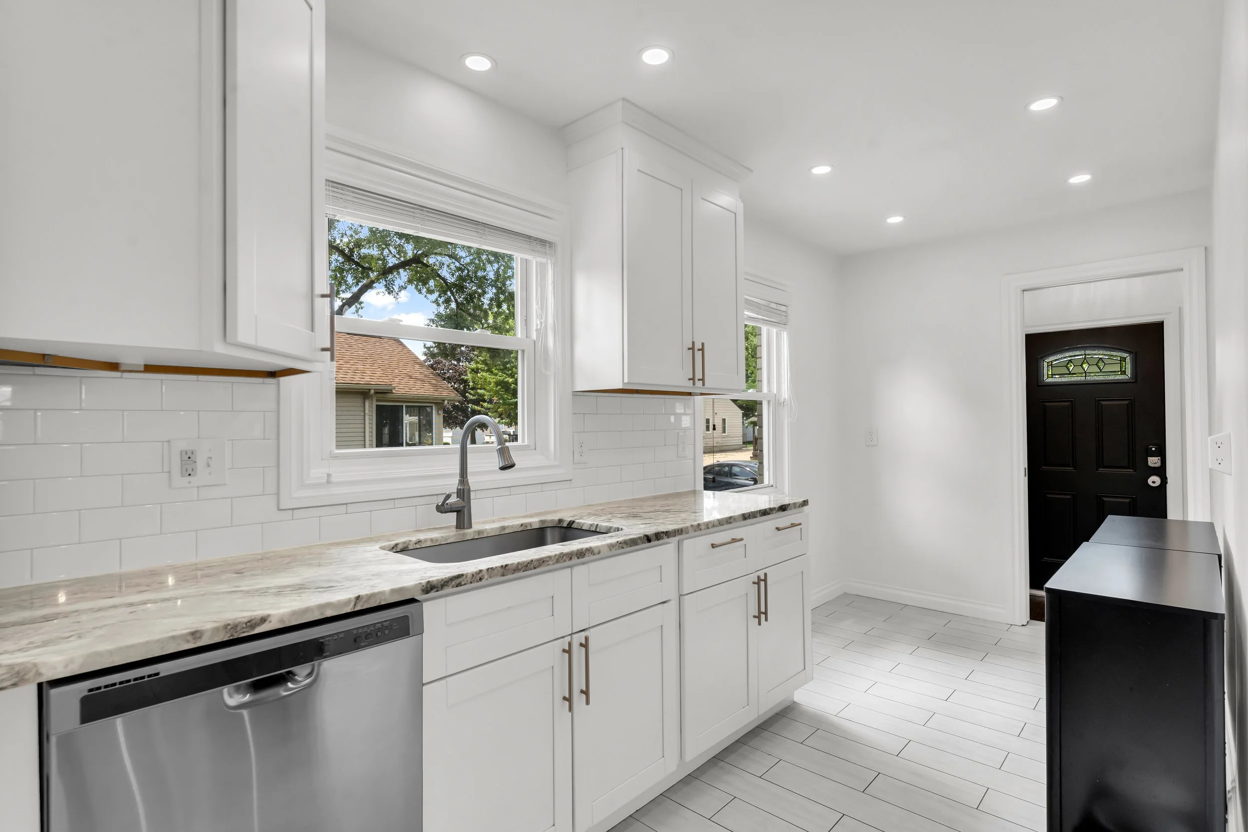 13-1511 S Wilson Ave-13.jpg