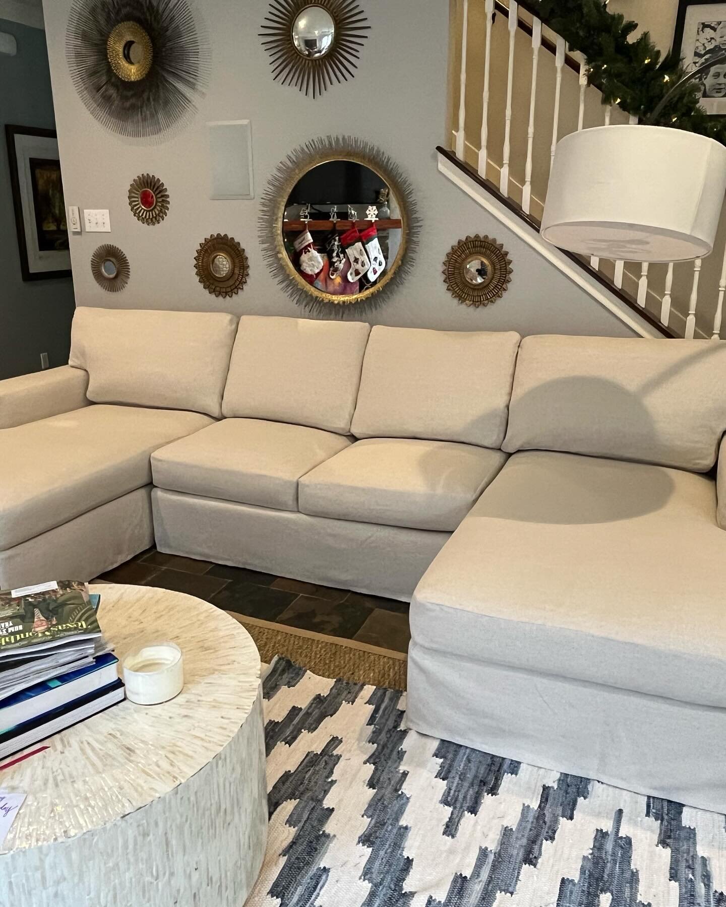 Simple sectional slipcover - a few before &amp; afters! 
&bull;
&bull;
&bull;
&bull;
&bull;
&bull;
&bull;
#austininteriors #customworkroom #custompillows #customsewingaustin #interiordesignaustin #slipworks #customslipcover #customcushions #outdoorcu
