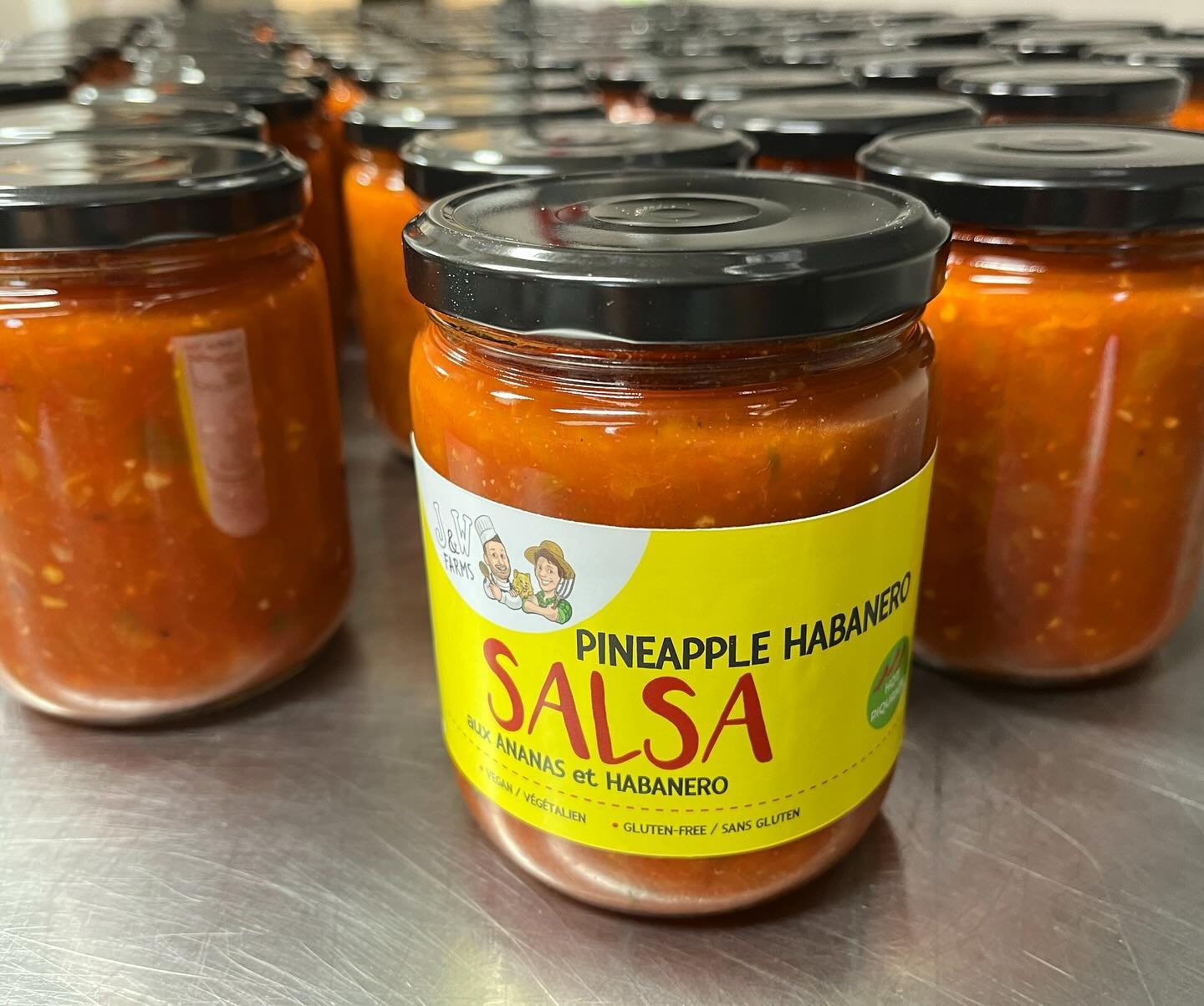 Do you like it HOT? Our Pineapple Habanero Salsa won&rsquo;t disappoint! Very spicy, super flavourful, great for your fish tacos 🌮