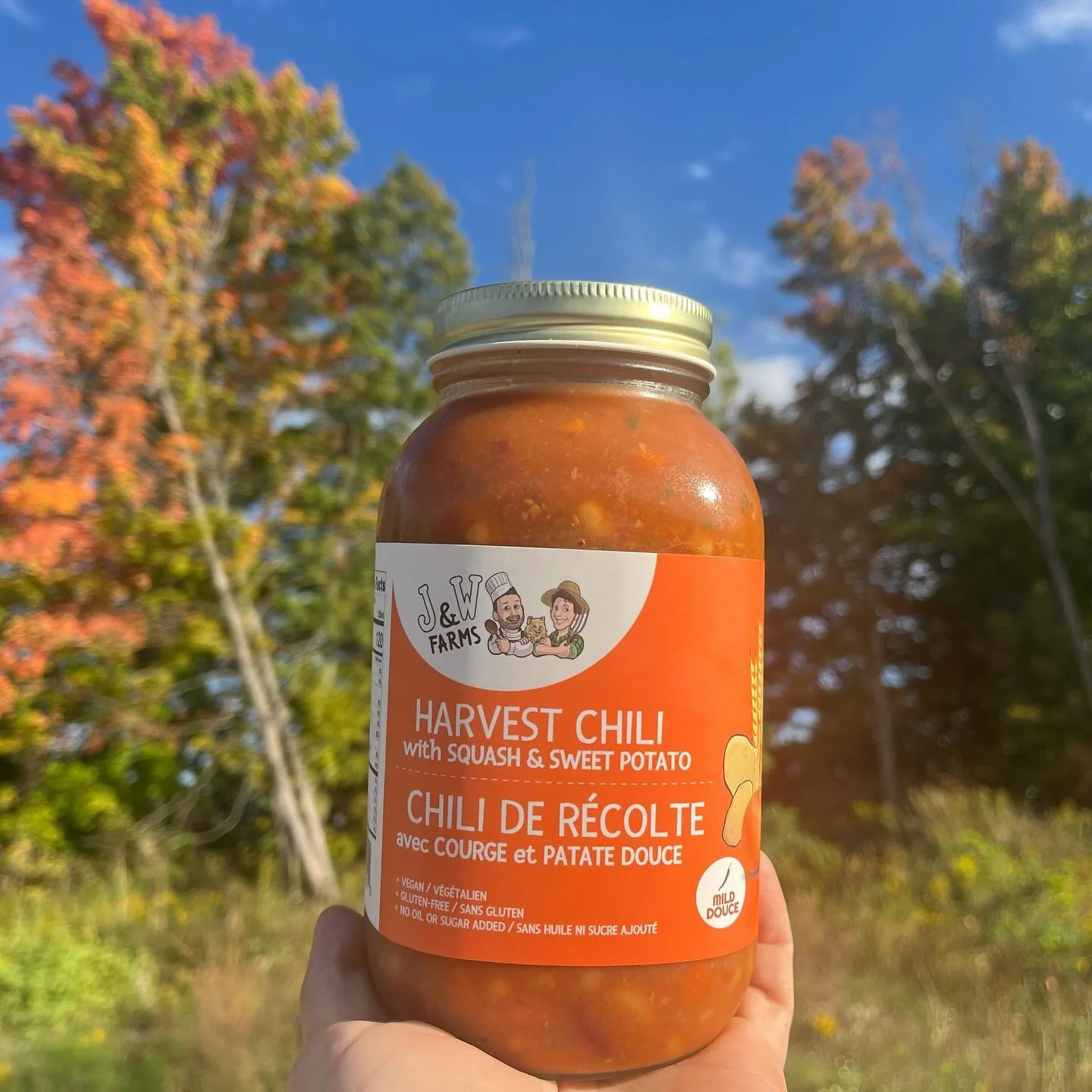 Harvest season is here and our Harvest Chili brings all the Fall flavours to you: squash, sweet potatoes, warming spices🍂🍁😍