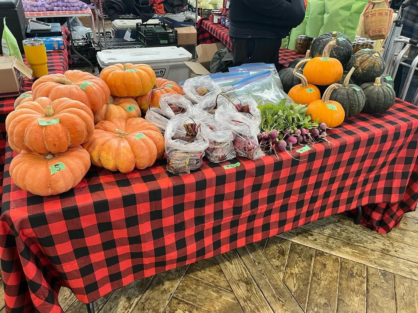 Harvest Market! Today only, until 2pm at Crystal Palace. Come check out our last vegetables of the season, plus delicious preserved farm goods😋