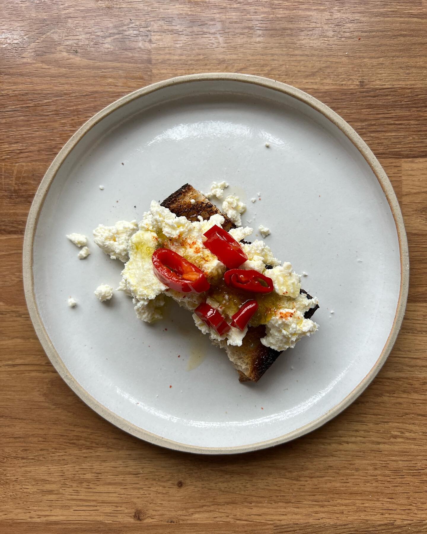 A little plate of homemade ricotta and pickled chillies on toast.. 

#ilovepickles #margate