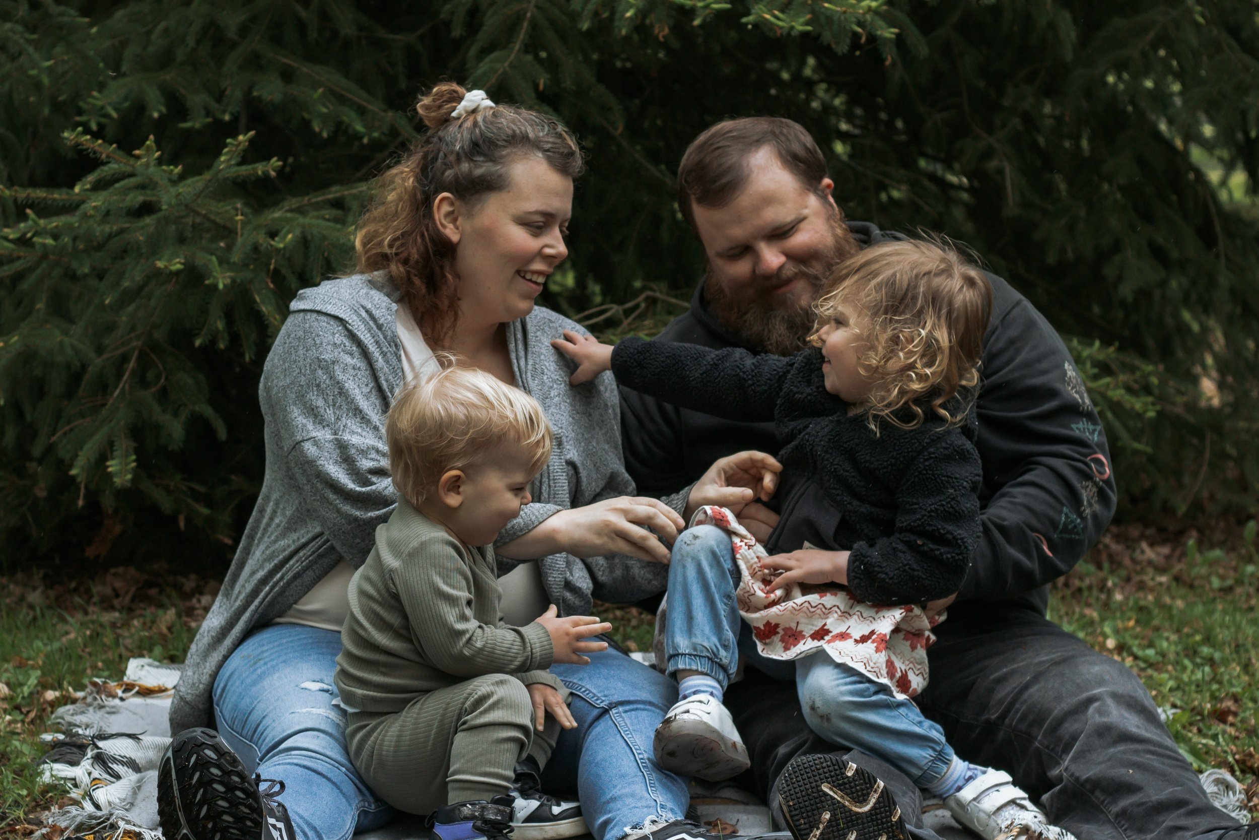 Family Photos at Elgin Park in Uxbridge Ontario