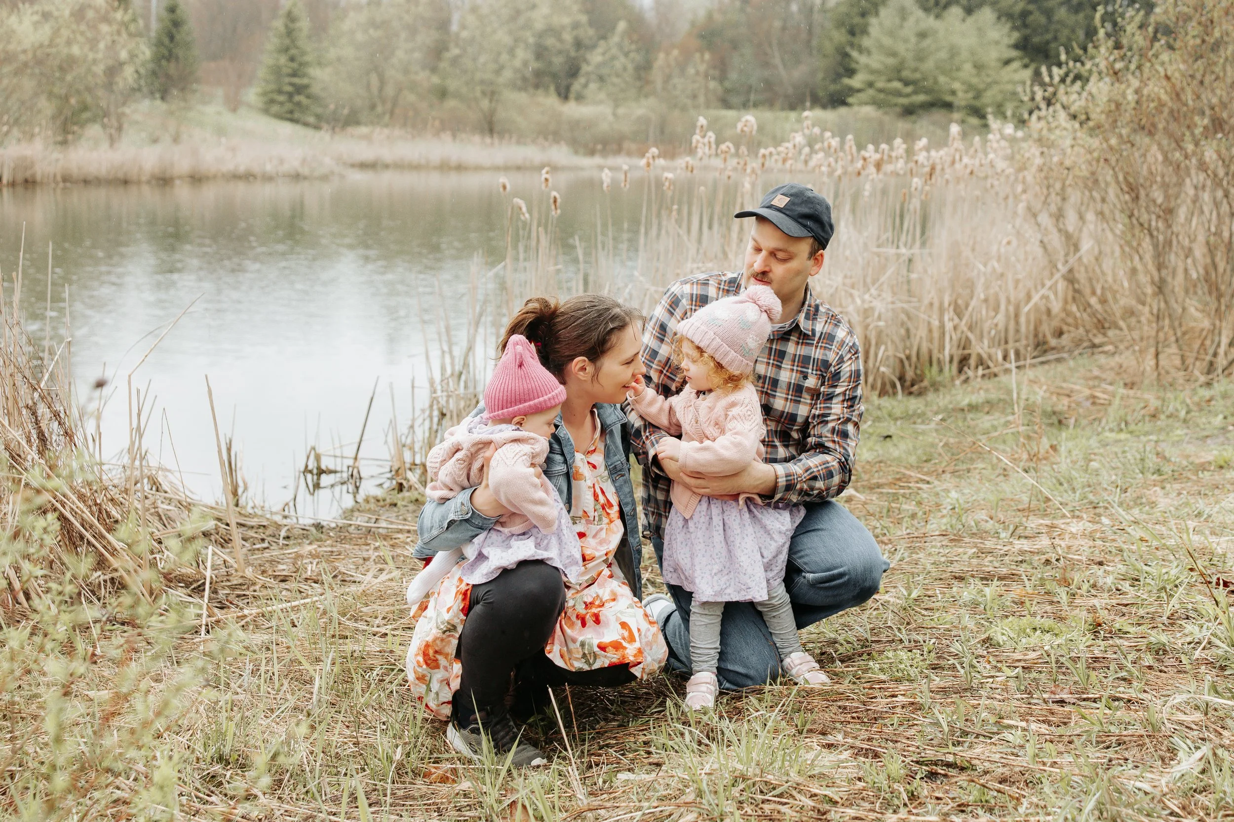 Affordable family photos in uxbridge, ontario and the durham region taken at a mini session at Barton Trail a family of four
