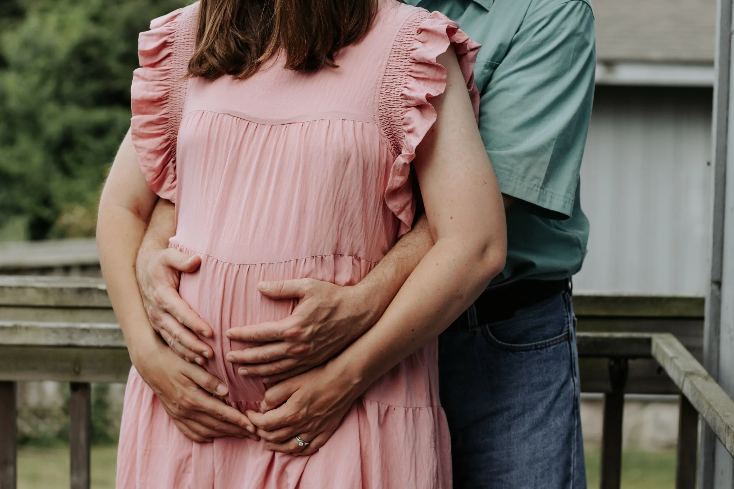 maternity photos Uxbridge ontario at the uxbridge historical centre