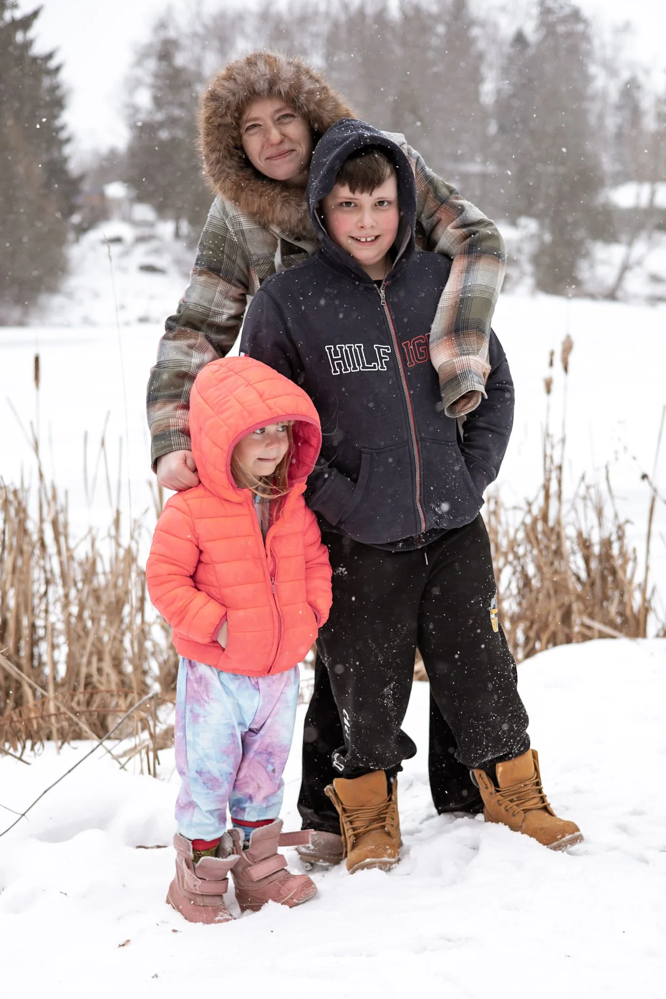 Elgin Pond Winter Family Photos in Uxbridge Ontario
