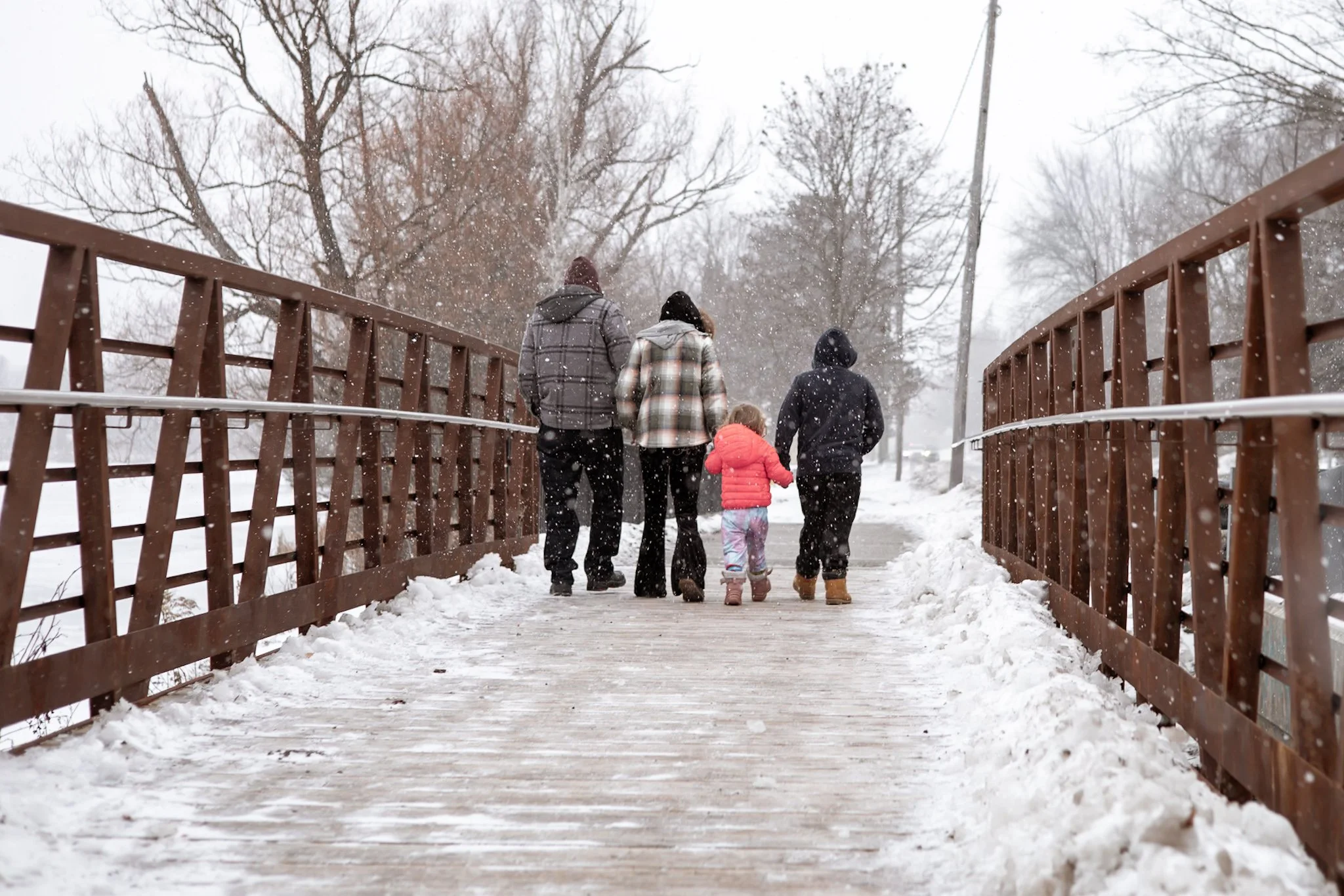 Elgin Pond Winter Family Photos in Uxbridge Ontario