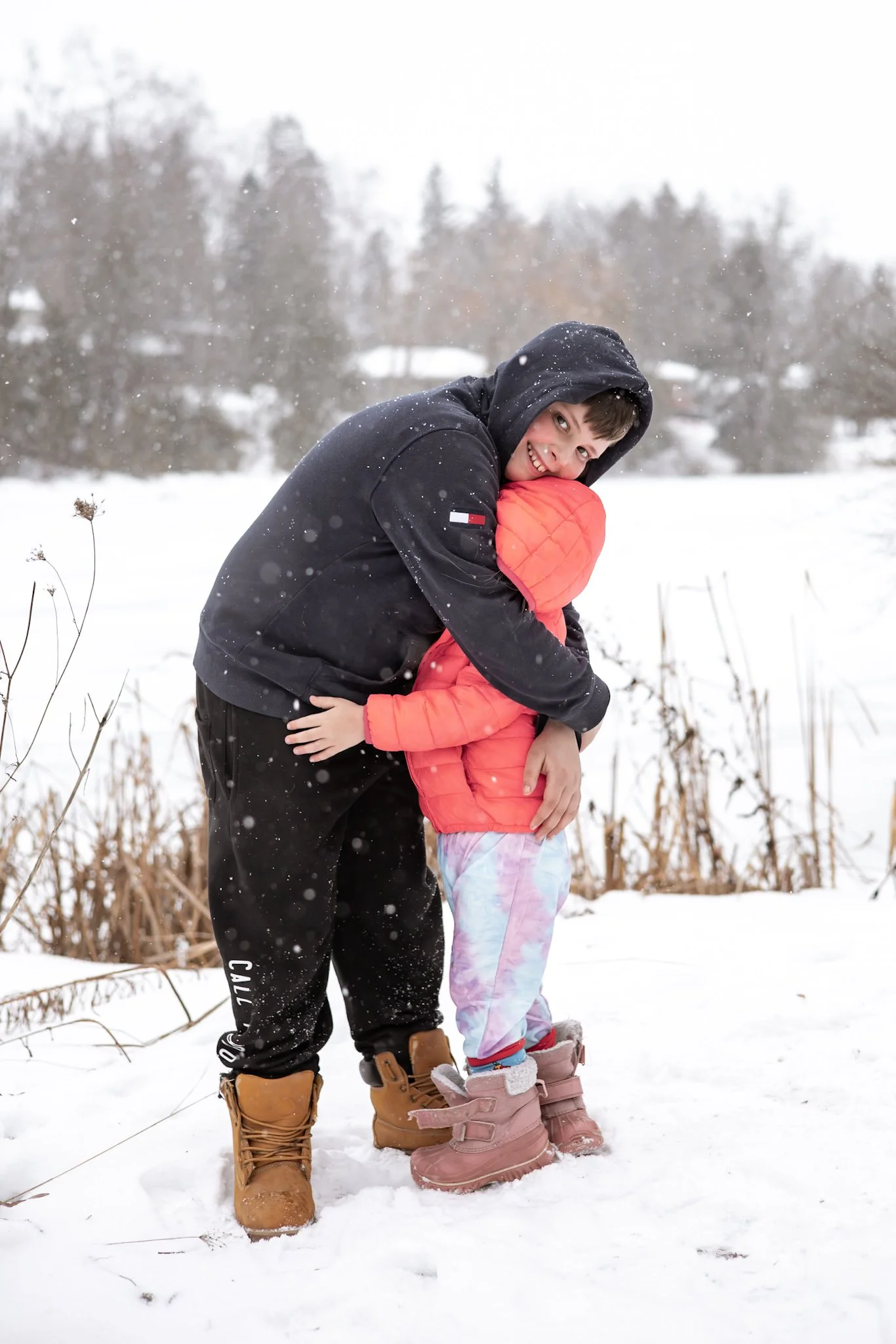 Elgin Pond Winter Family Photos in Uxbridge Ontario