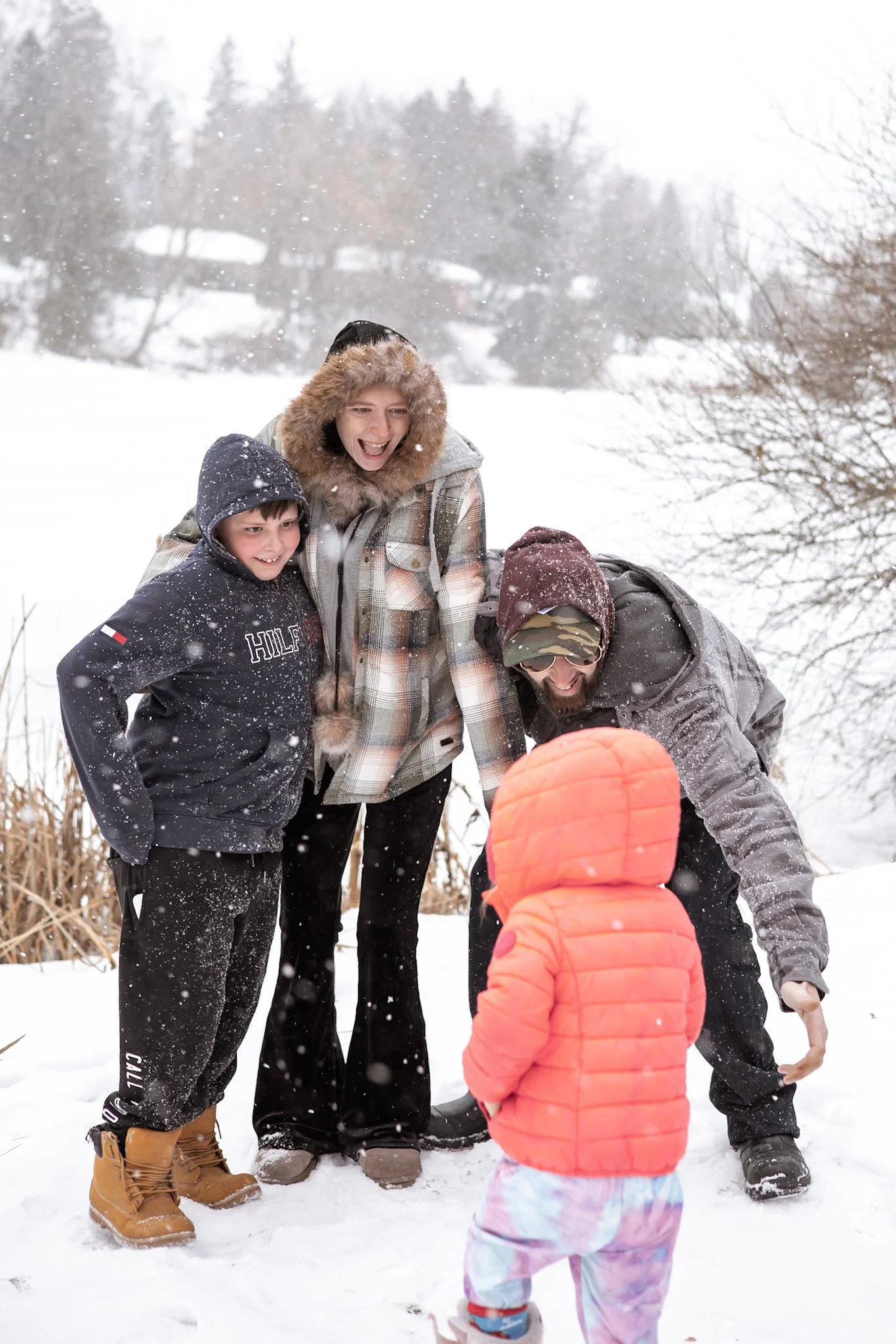 Elgin Pond Winter Family Photos in Uxbridge Ontario
