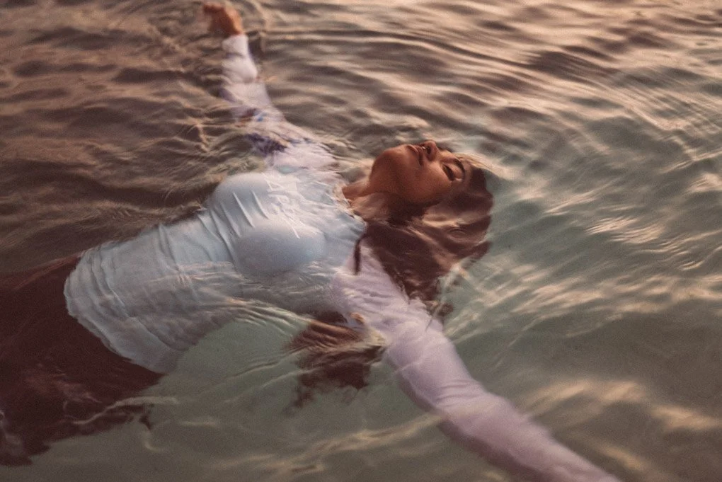 JENN AND THE CAMERA -5.jpg