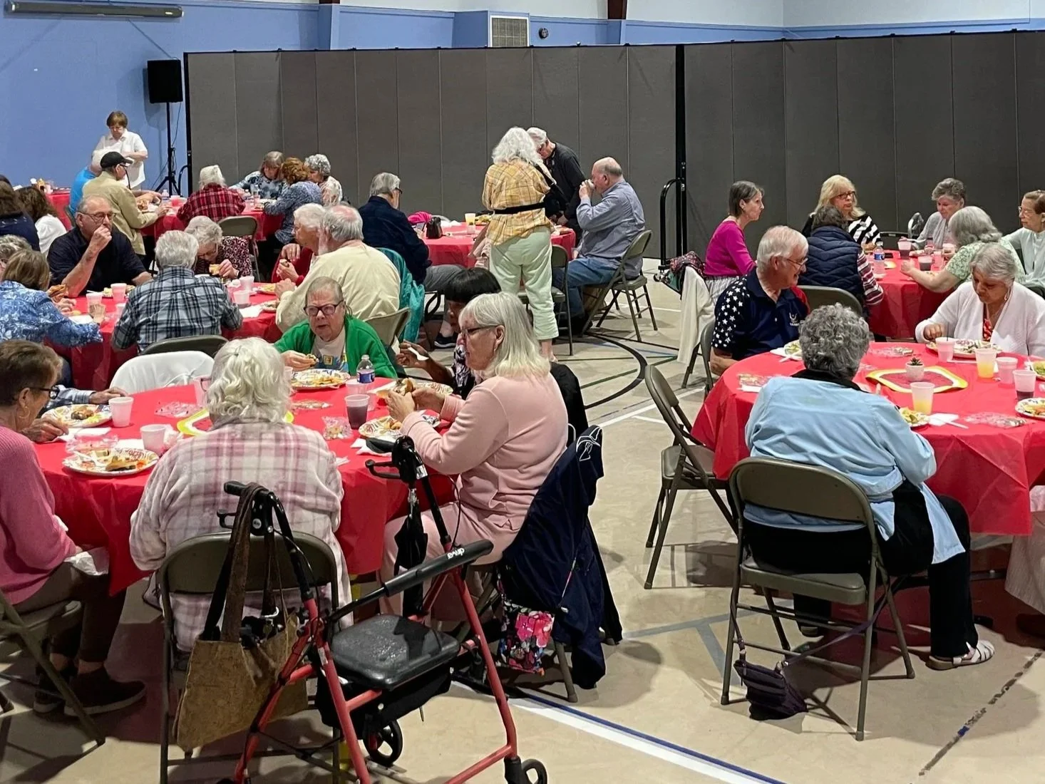 senior+fellowship+group+lunch.jpg