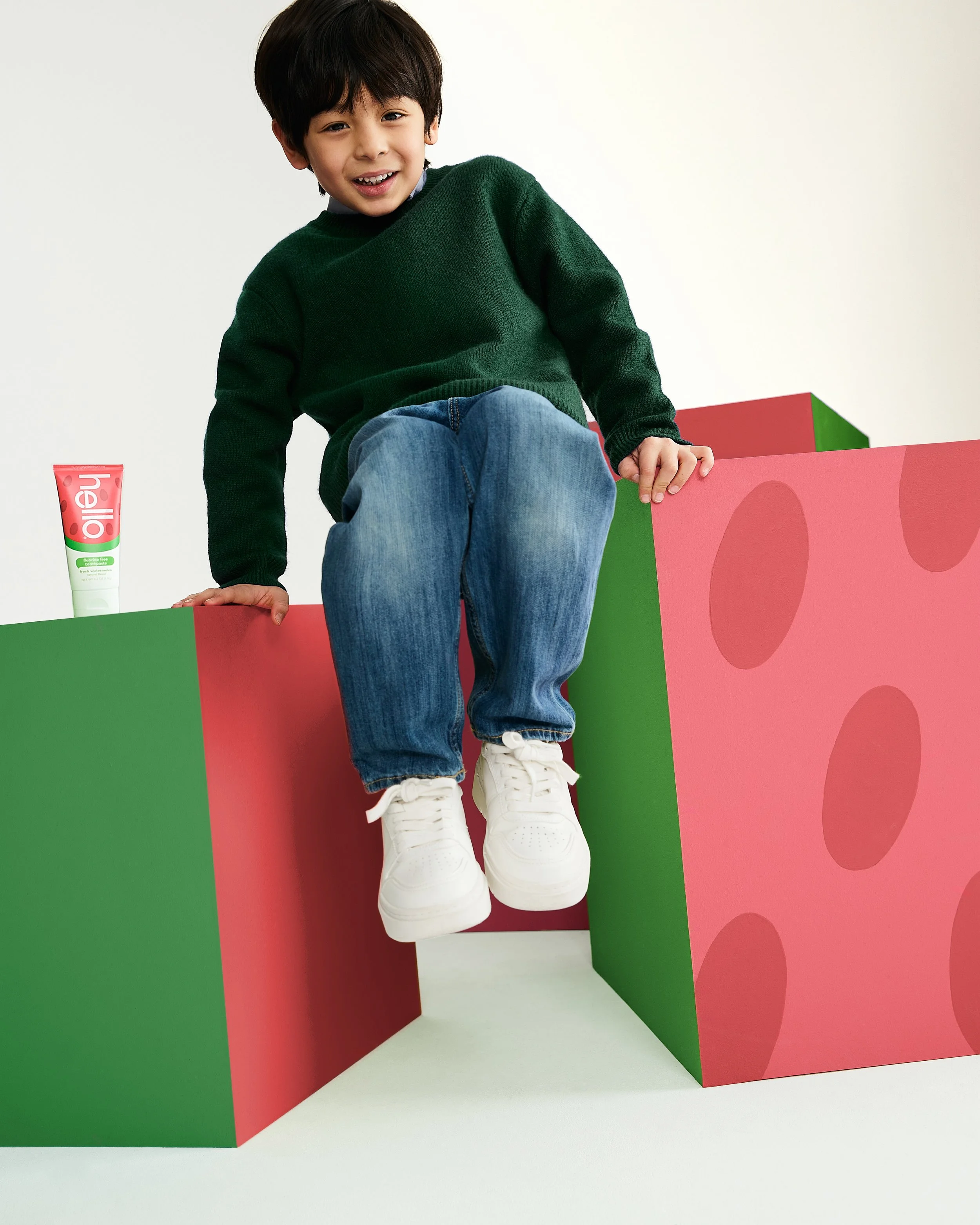 Jurada x Hello_Shot_13_Lifestyle_Shapes_Watermelon_Model_1404.jpg