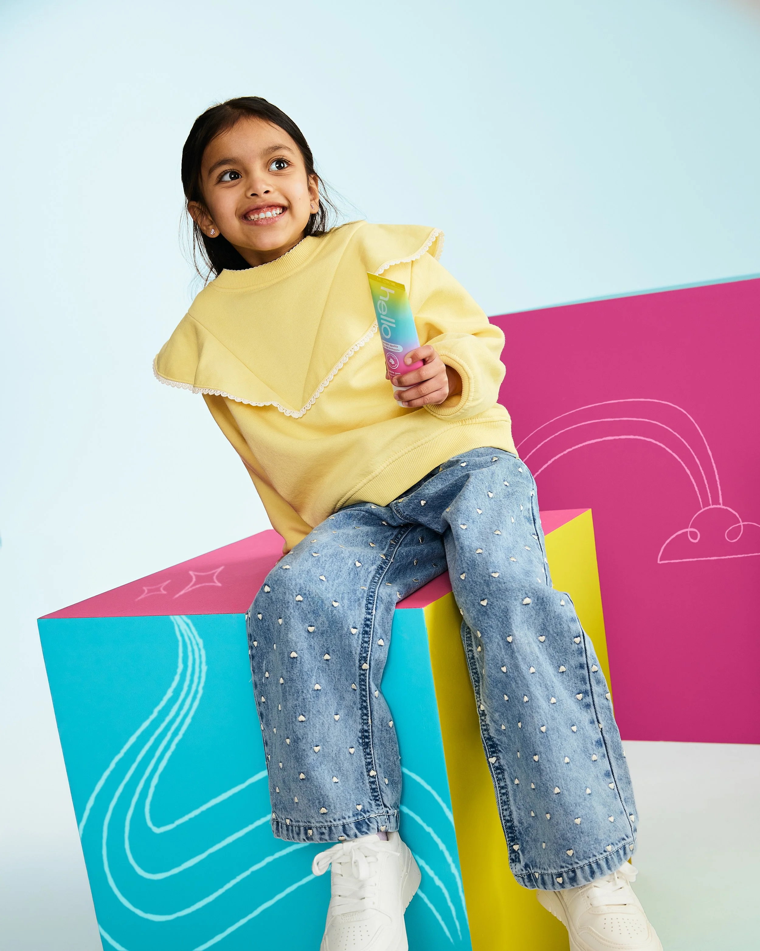 Jurada x Hello_Shot_14_Lifestyle_Shapes_Unicorn_Model_1086.jpg