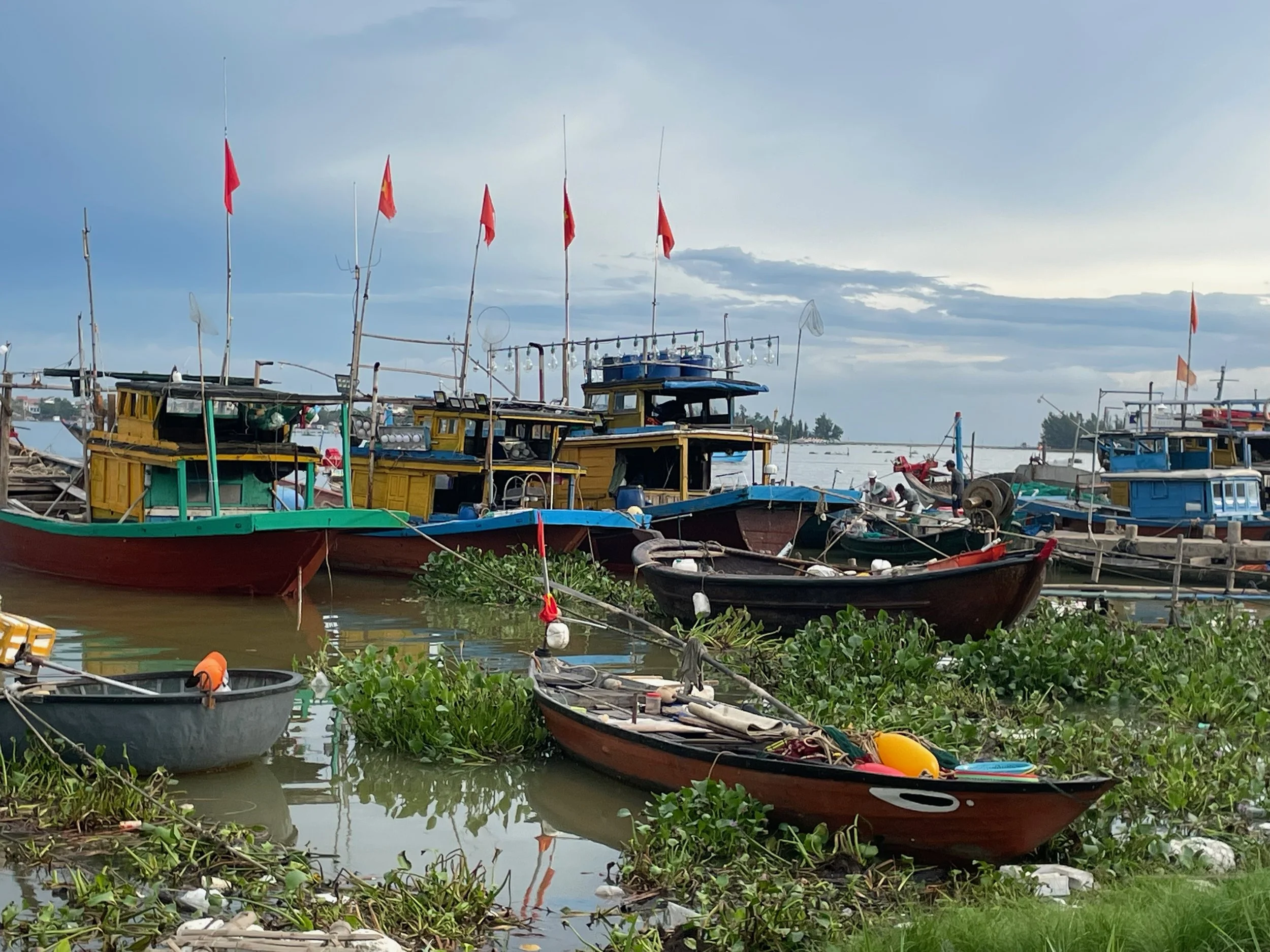 Contact — Visual Patterns