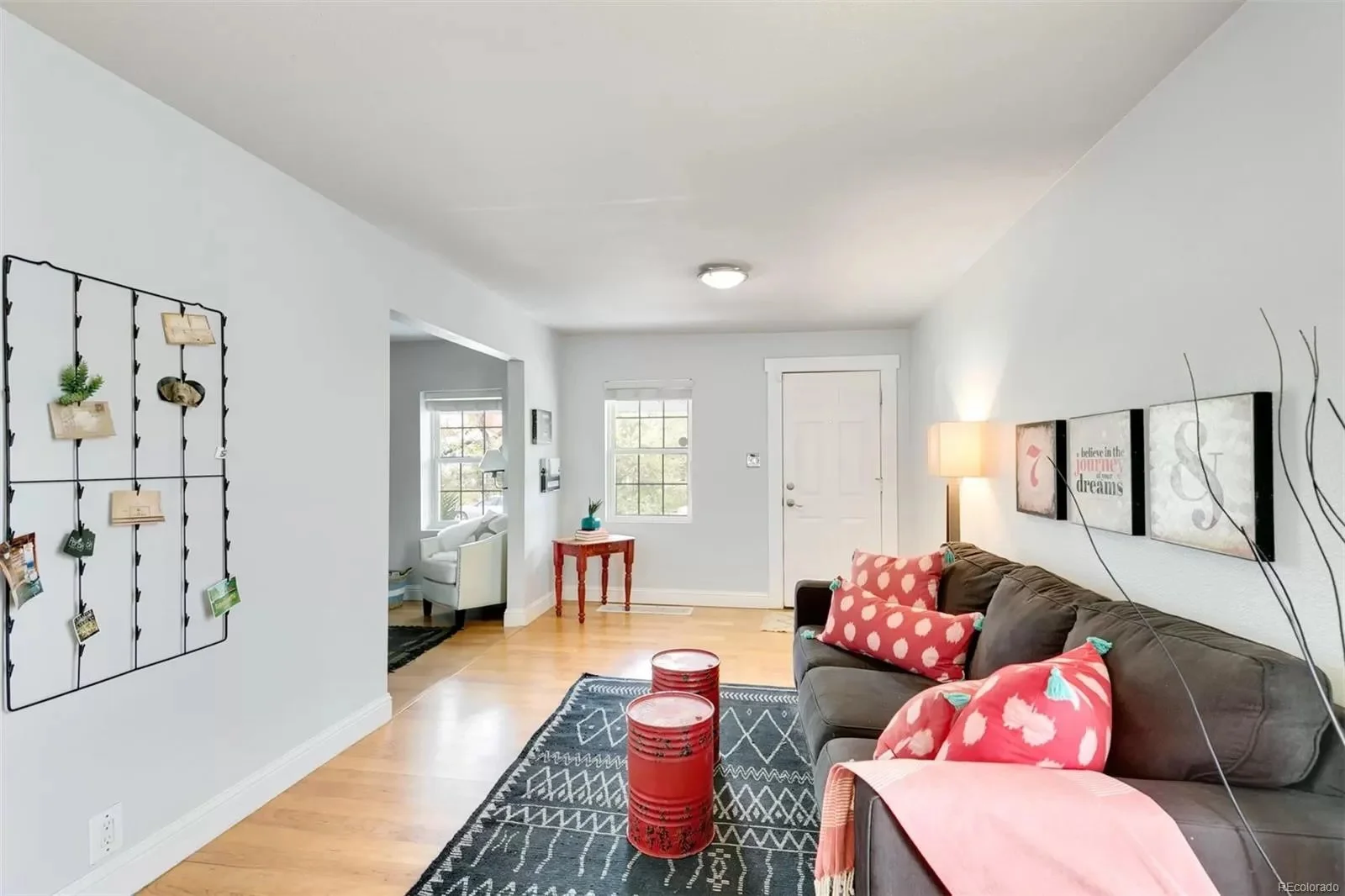 63183dd1f8215e630ecfeb9e07fb1416-full copy.jpg