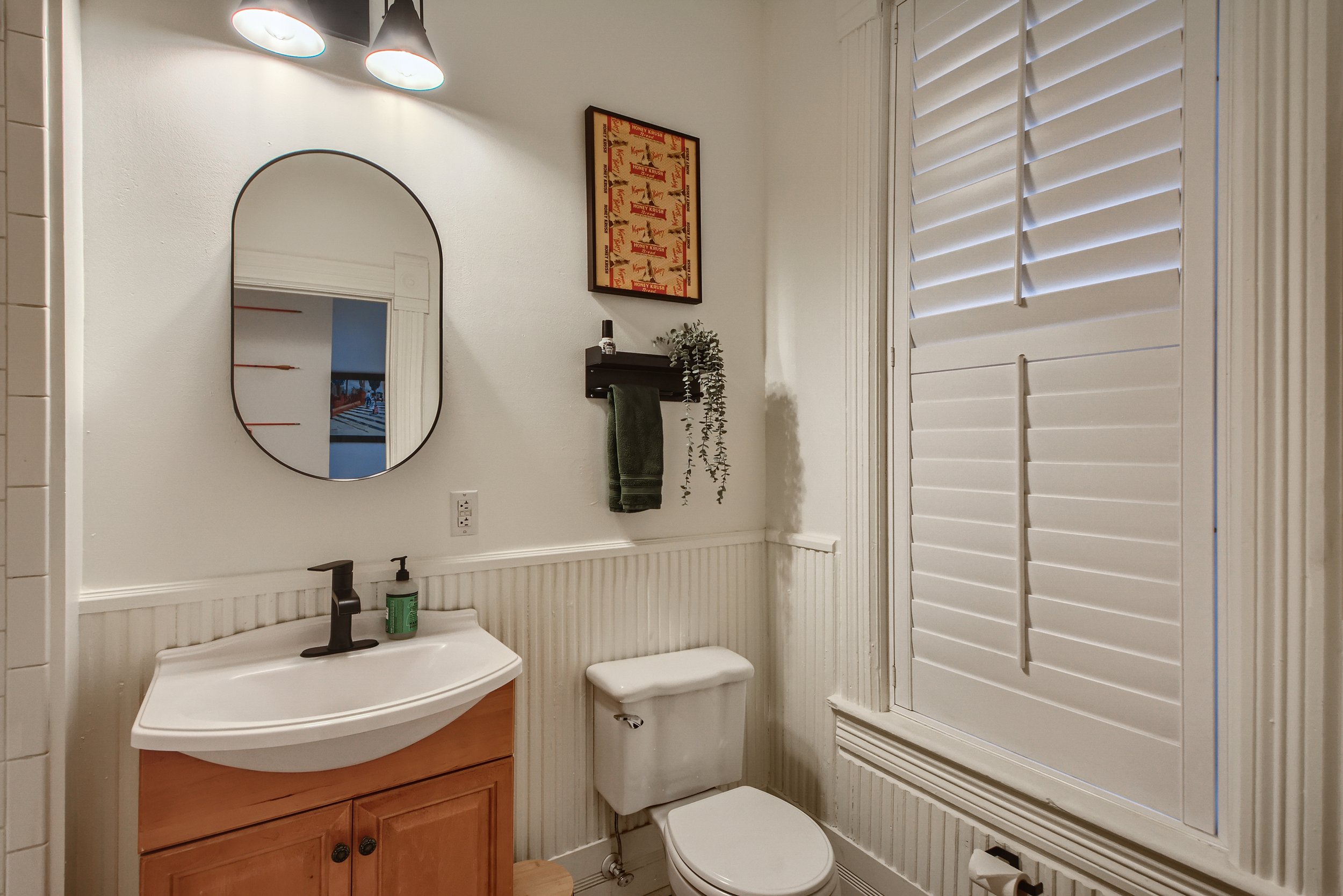 14 Primary Bathroom.jpg