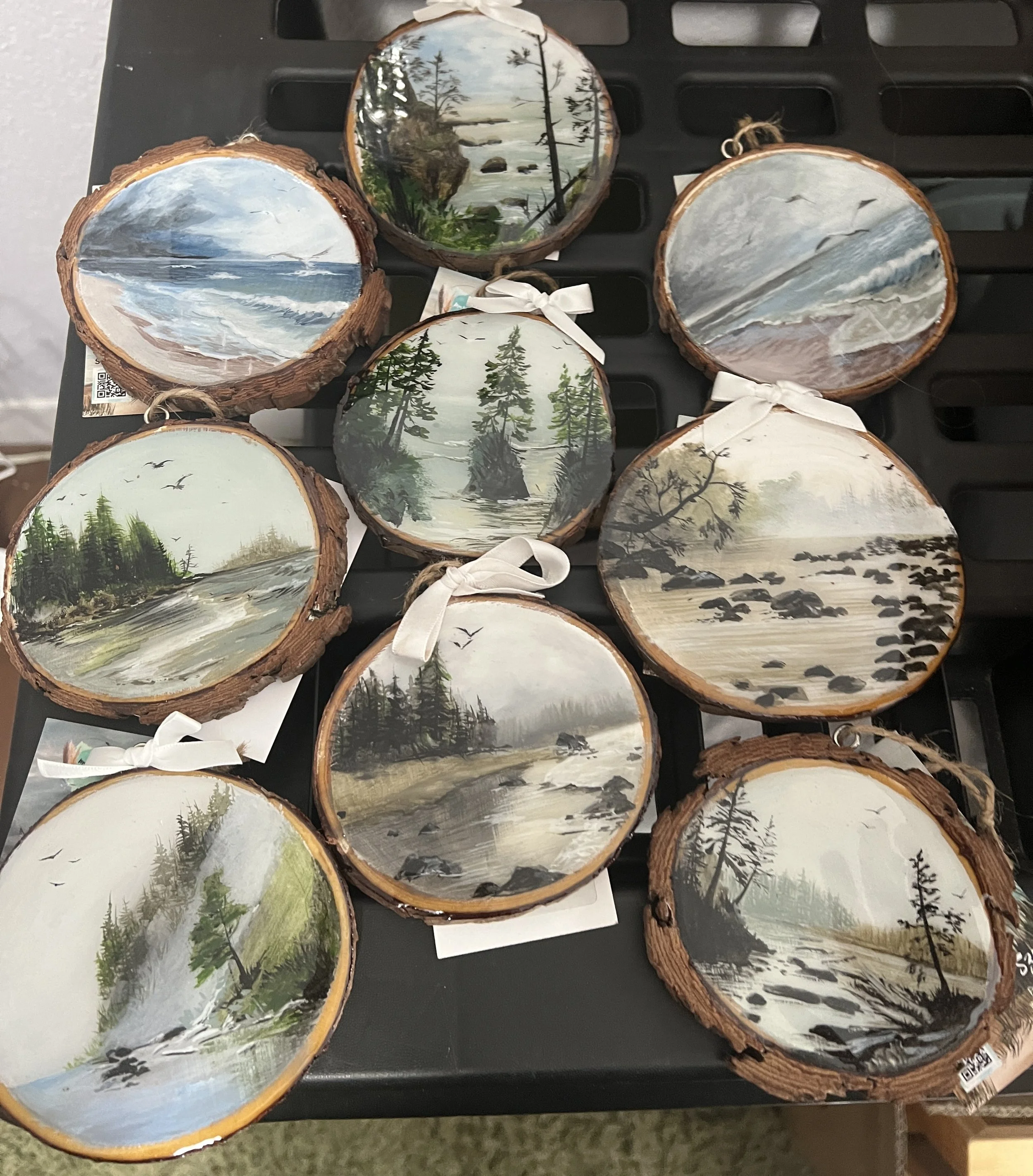 Live Edge original work created by Mara Szyp