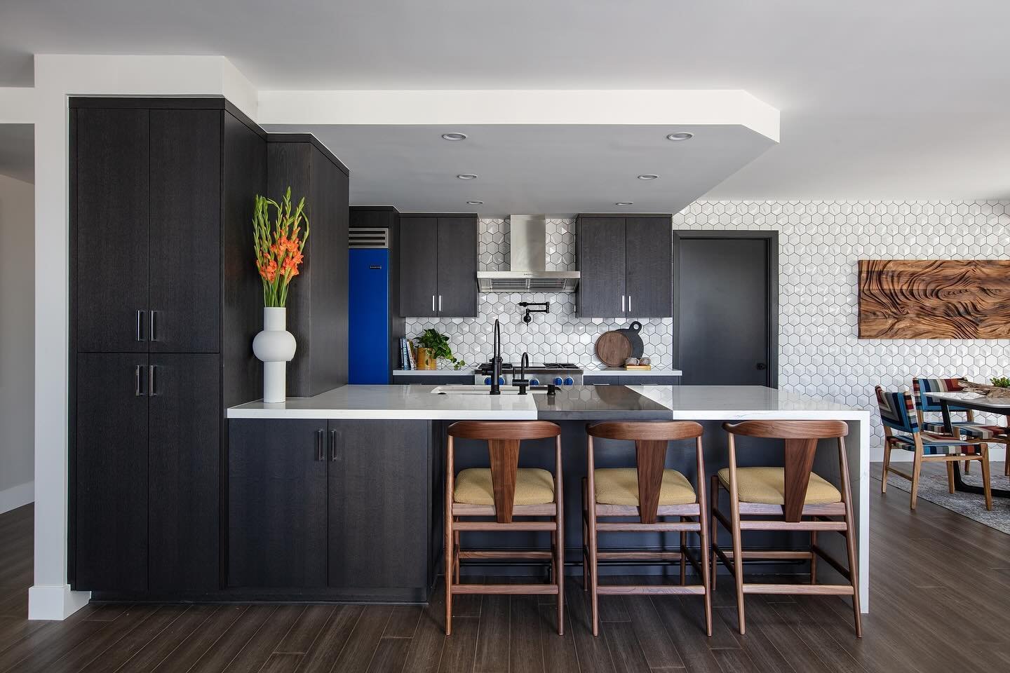 Swipe 👉 for the evolution of this kitchen! Project &lsquo;Geek Chic&rsquo; boasts a fun fusion of multiple design styles and the kitchen is no exception! In this space, we channeled our client&rsquo;s love of New York City loft style by incorporatin