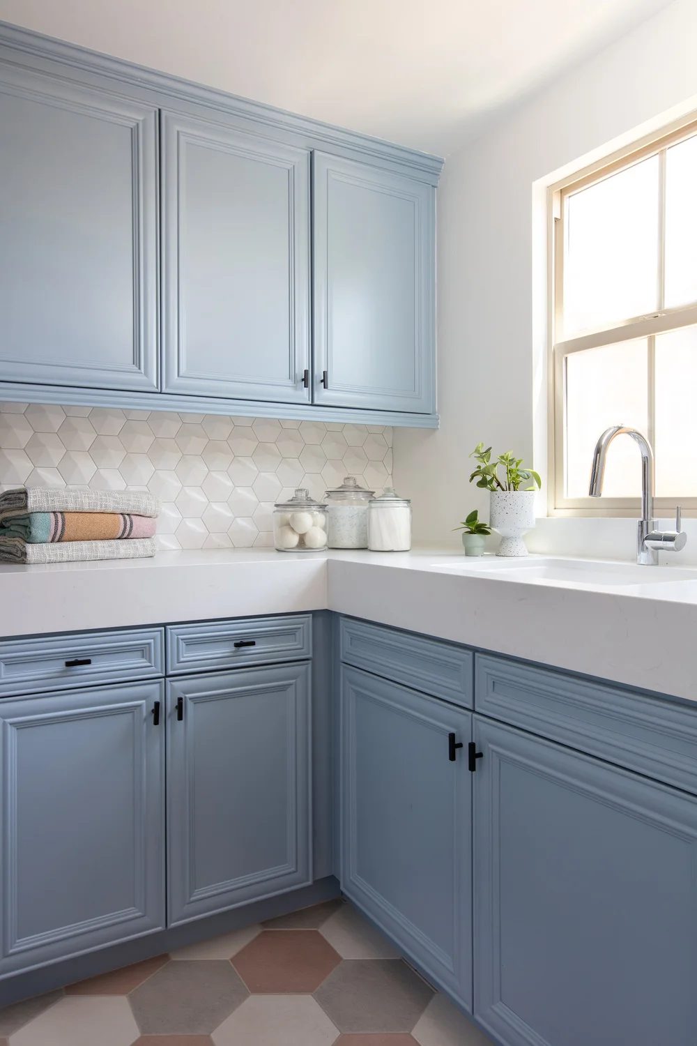 Best Blue for Kitchen Cabinets Sherwin Williams: Stunning Picks