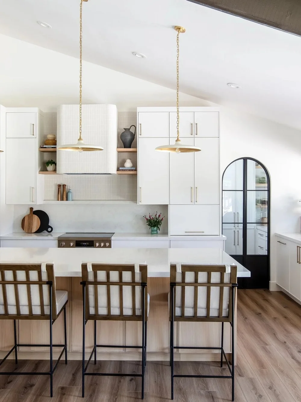 high-end-modern-kitchen-design-remodel-san-diego-blythe-interiors.jpg