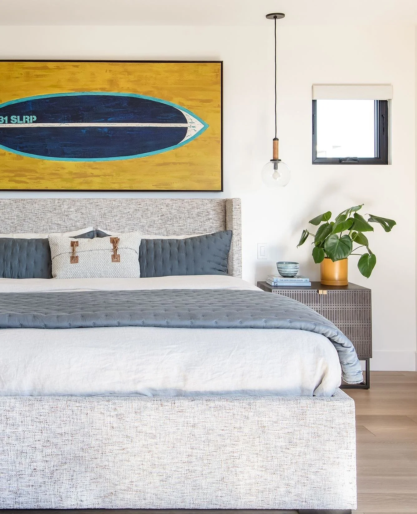 Easy like a California morning☀️✌️🏄&zwj;♂️

📸 @nataliarobertphoto 
#sandiegoliving #remodel #interiordesign #coastalliving #californiahomes #sandiegointeriordesigner