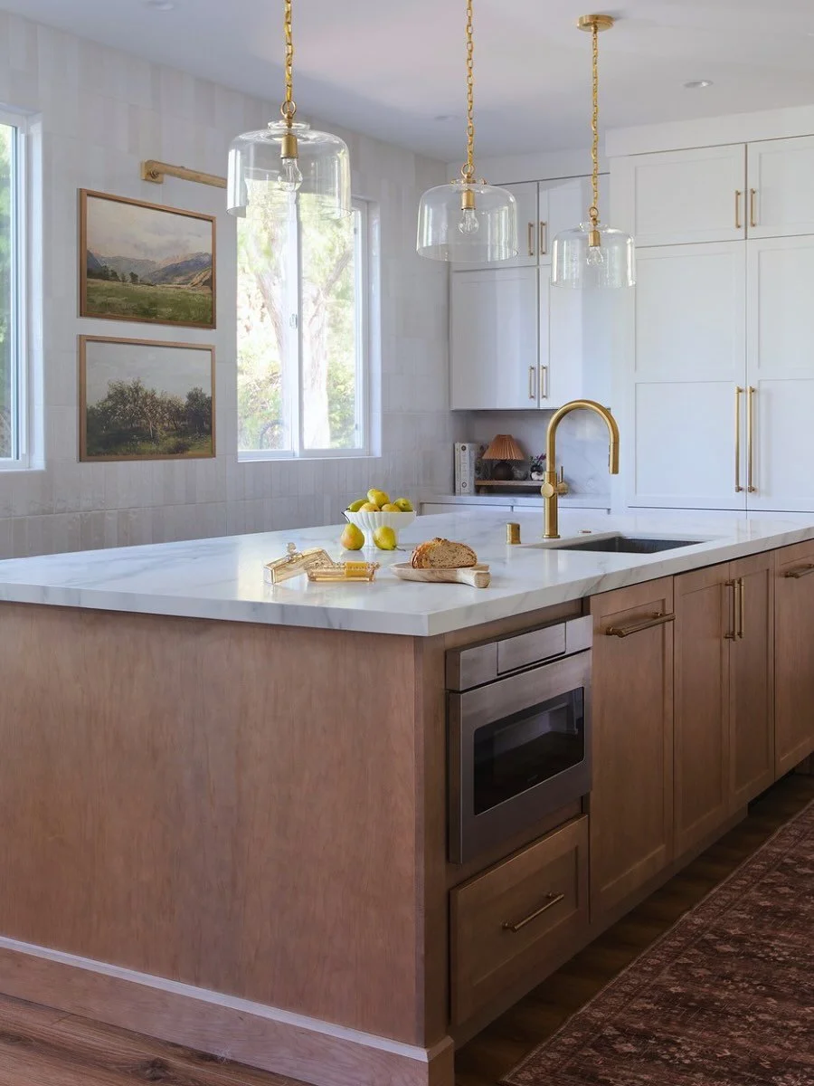 It&rsquo;s HERE!! 😍 Say hello to project, &lsquo;Gather Here&rsquo; and make sure to swipe 👉 all the way to see the before photos! ⁠
⁠
We took this young family&rsquo;s kitchen from cramped and dated to completely reimagined💫. We reworked the layo