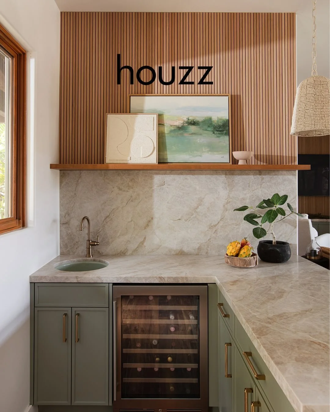 Cheers to 2026 AND to this being the third most saved home bar photo on @houzz 🍾🍷✨🍸

Head to stories for more home bar design inspiration 💫

📸 @nataliarobertphoto 
#interiordesign #houzz #remodel #californiainteriors #sandiegointeriordesigner