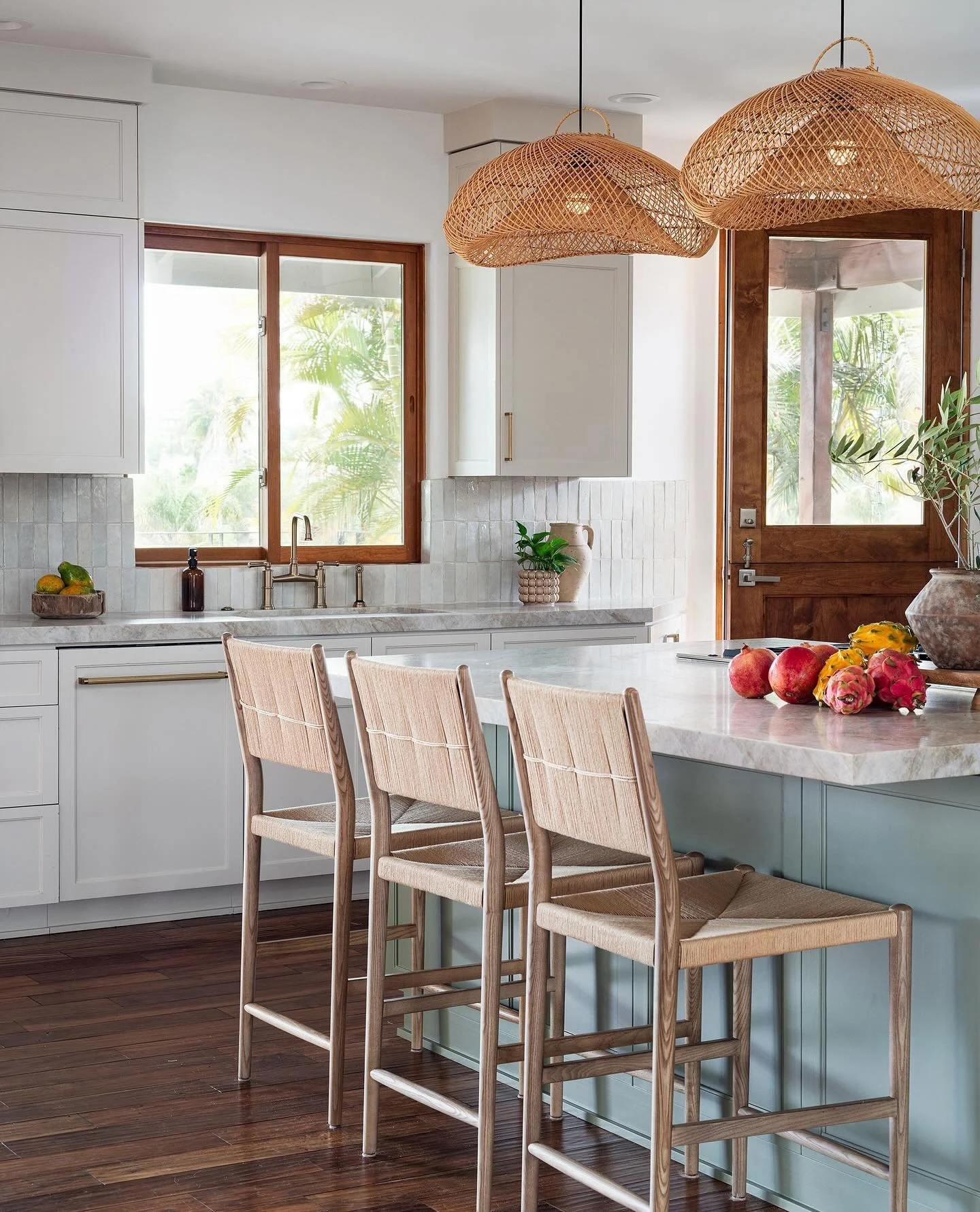 Okay so, we KNOW we needed that rain but we are SO happy to be heading into a week of sunshine!! ☀️

We have some super exciting sneak peeks coming later this week so stay tuned 👀and *stay classy, San Diego*

📸 @nataliarobertphoto 

#sandiegointeri