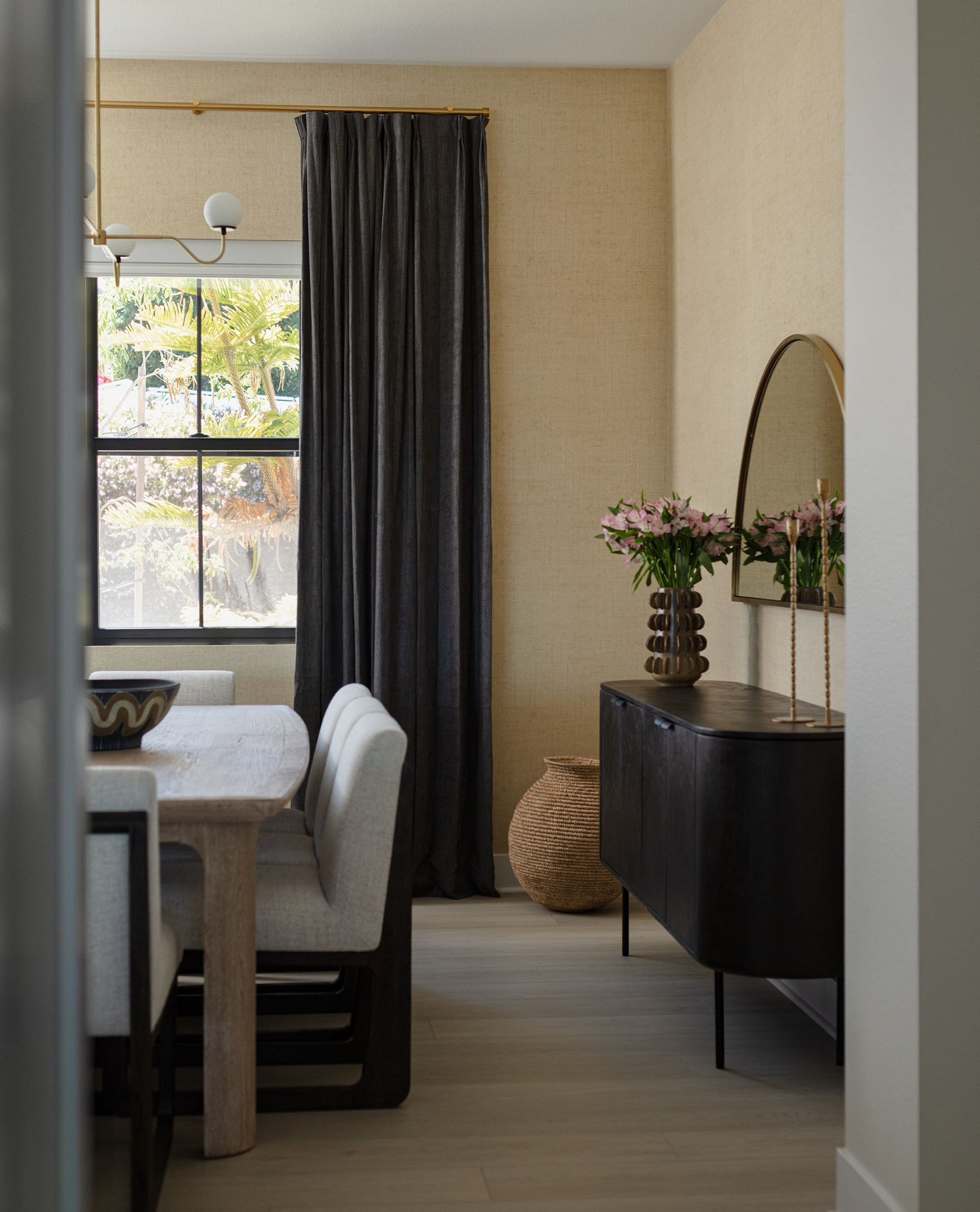 The kind of home you cancel plans for🖤

.
.
.
.🔨 @builtbypacific 
📸 @nataliarobertphoto 
We&rsquo;re Blythe Interiors, an award-winning San Diego interior design studio creating homes that feel uniquely you. We specialize in full-service residenti