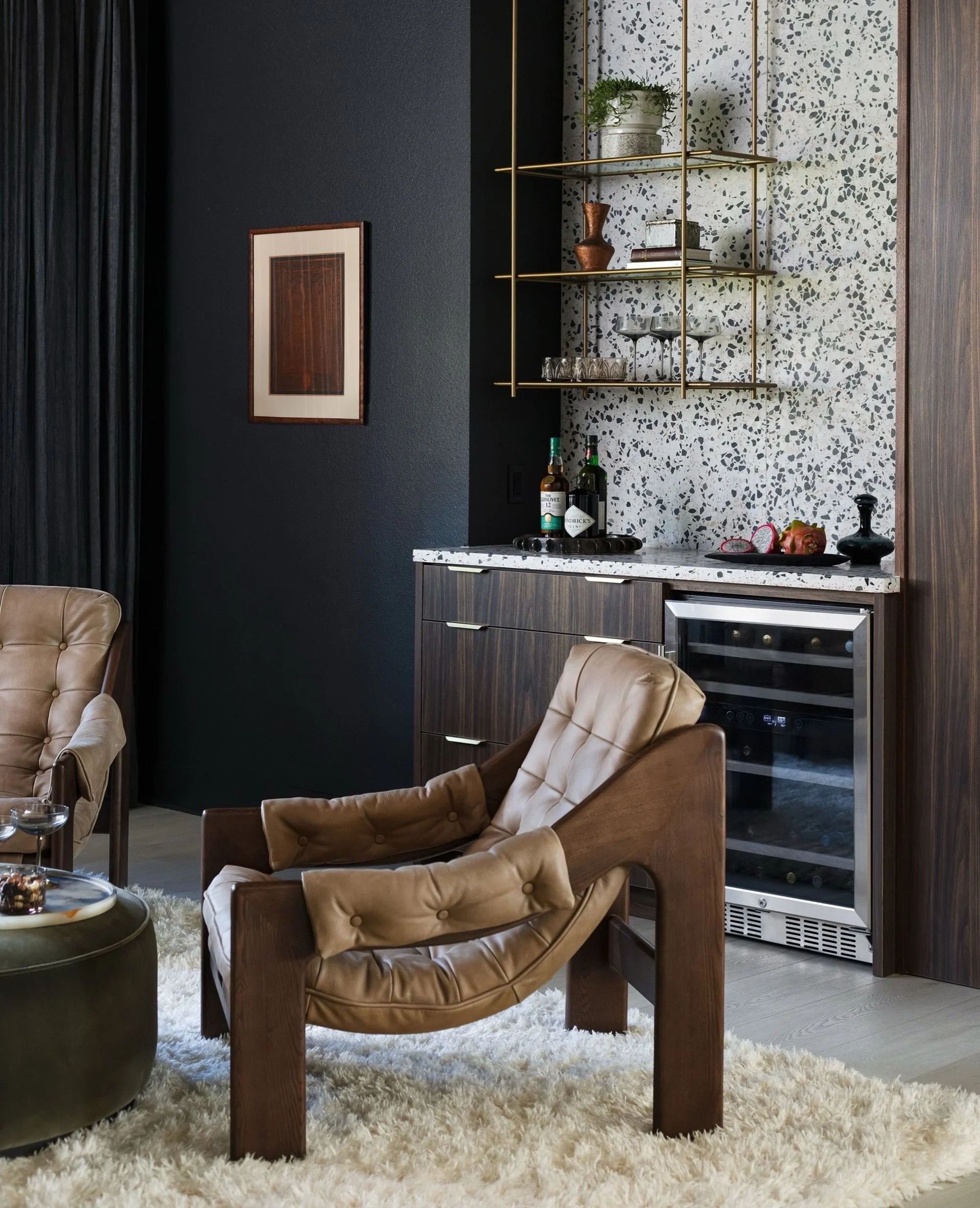 Not that anyone asked, but we&rsquo;re totally on board with bringing back the single photo post 🖤
.
.
.
.
.
📸 @nataliarobertphoto 
We&rsquo;re Blythe Interiors, an award-winning San Diego interior design studio creating homes that feel uniquely yo