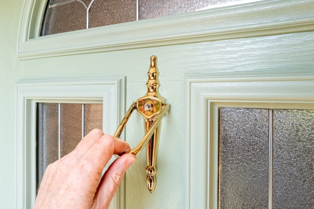 This Season, Reach out to Your Neighbors