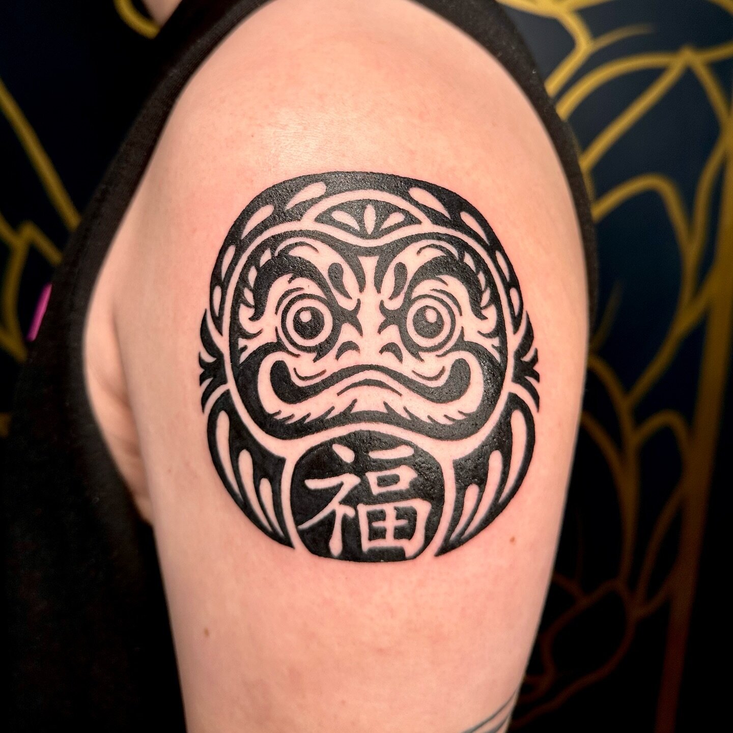 Blackwork daruma custom piece for Cole ✨ thanks for sitting so well and for the fun chat!
.
.
.
#yyctattoo #yyctattoos #yycliving #tattoo #flashtattoo #tattooartist #asiantattooartist #filipinotattooartist #tattooed #tattooer #lineworktattoo #blackwo