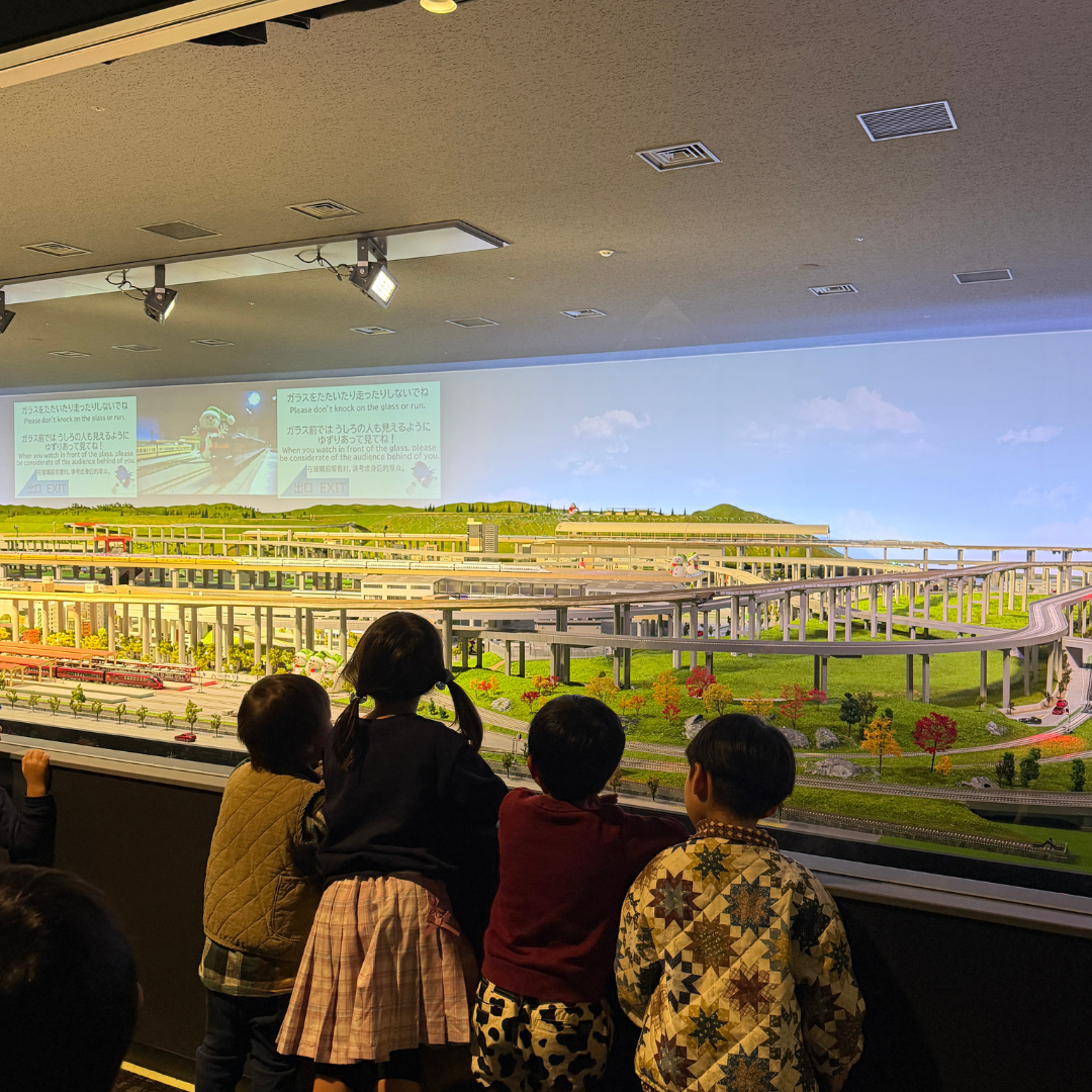 Our favorite part - watching diorama show