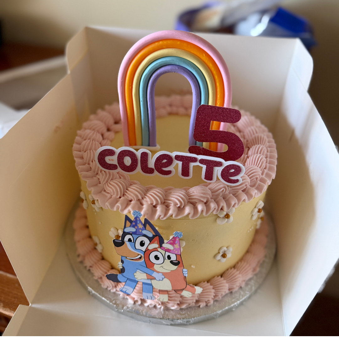 bluey cake2.png