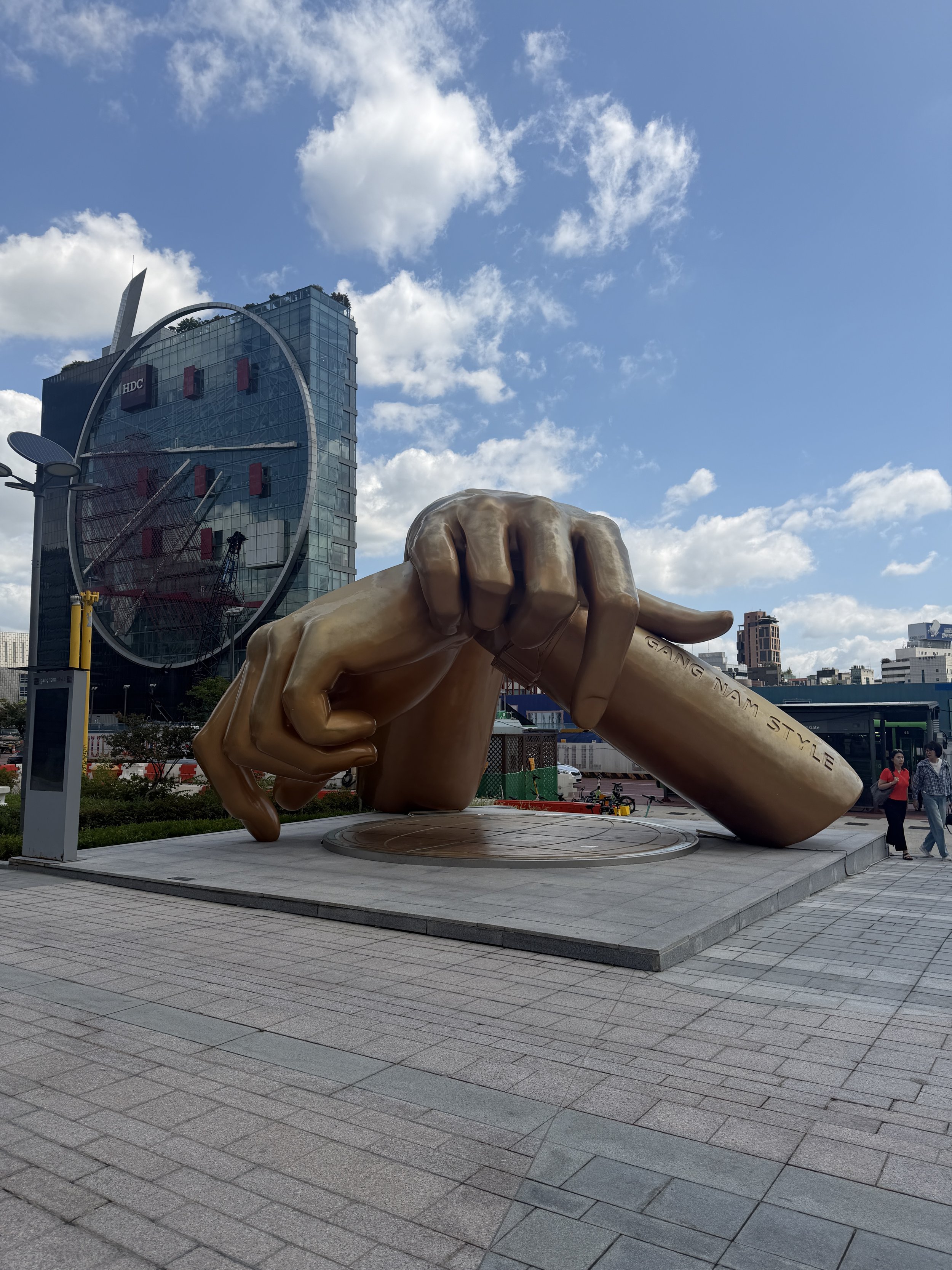 Gangnam Statue